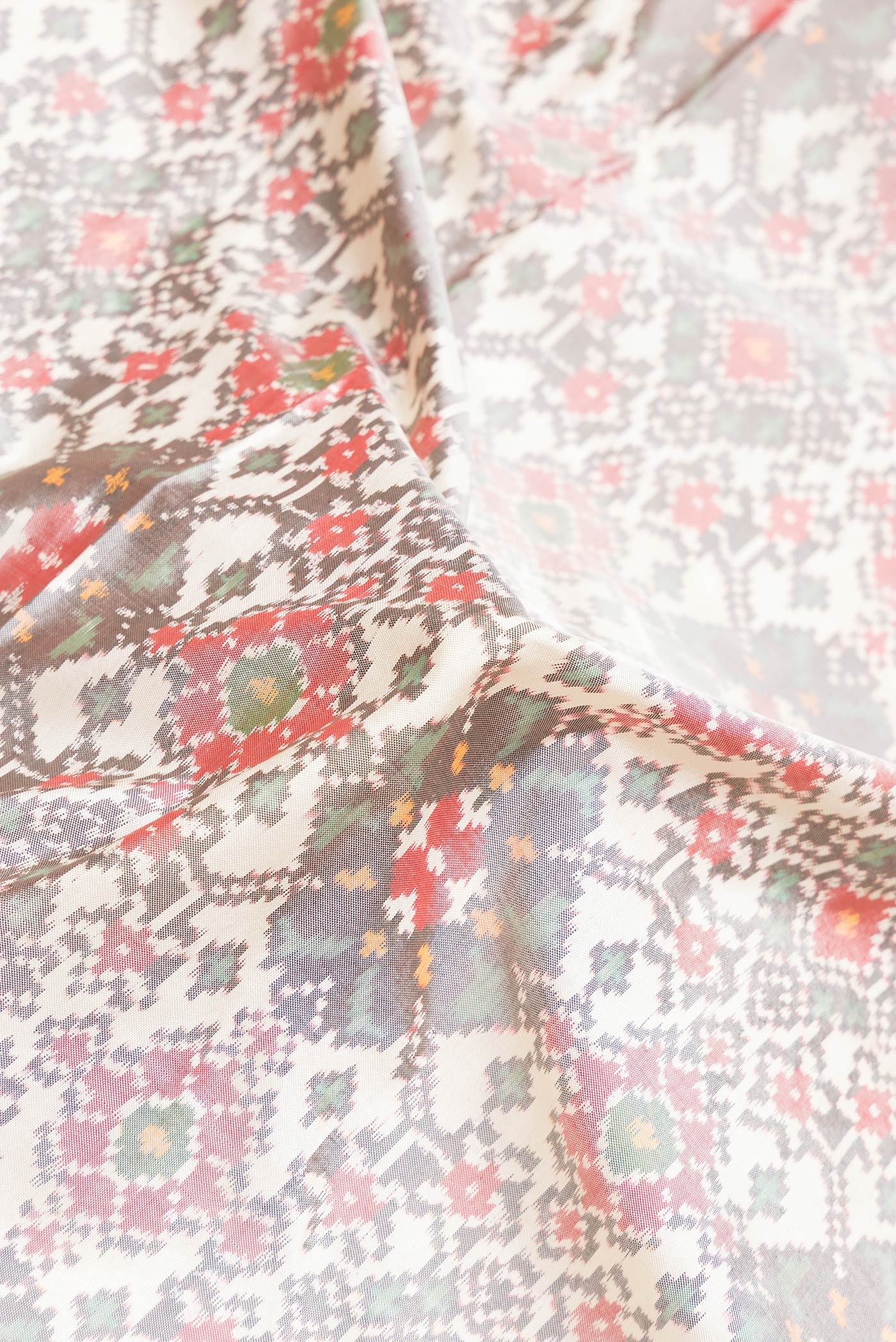 Off White Pochampally Silk Saree - Image 2