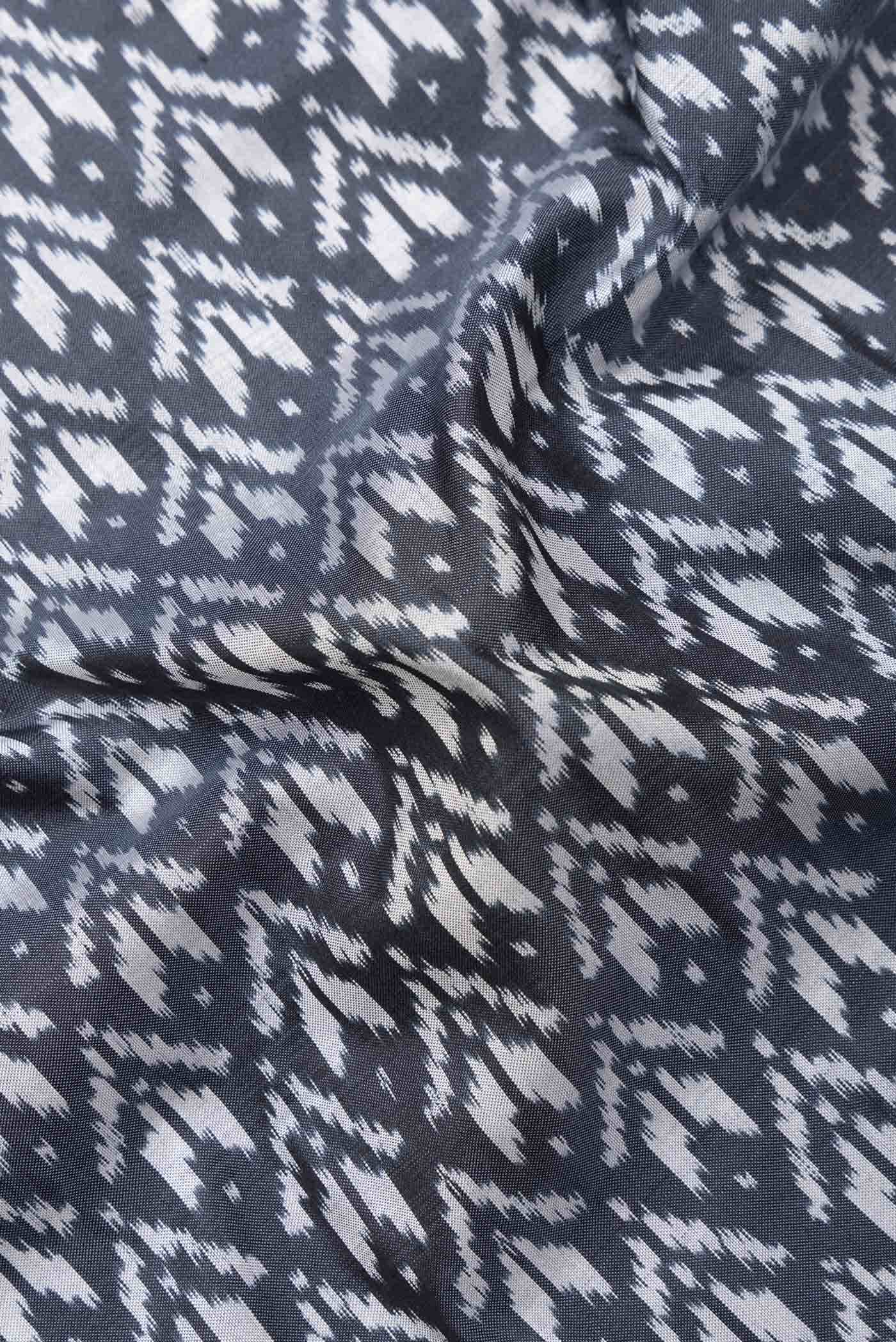 Grey Dual Tone Double Ikat Saree - Image 3