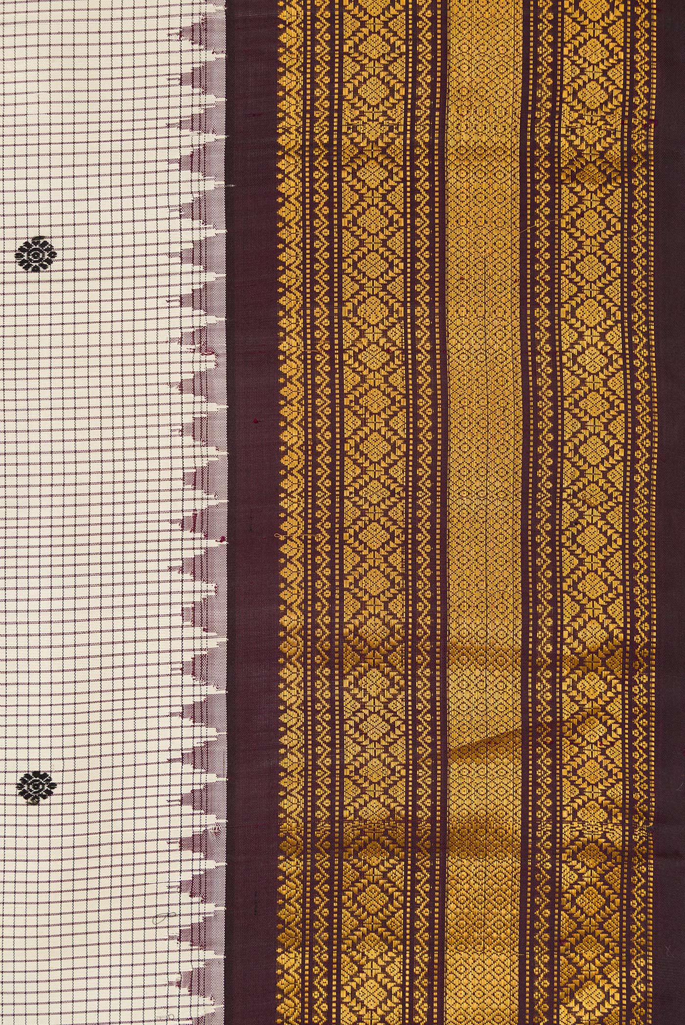 Cream Gadwal Silk Saree - Image 3