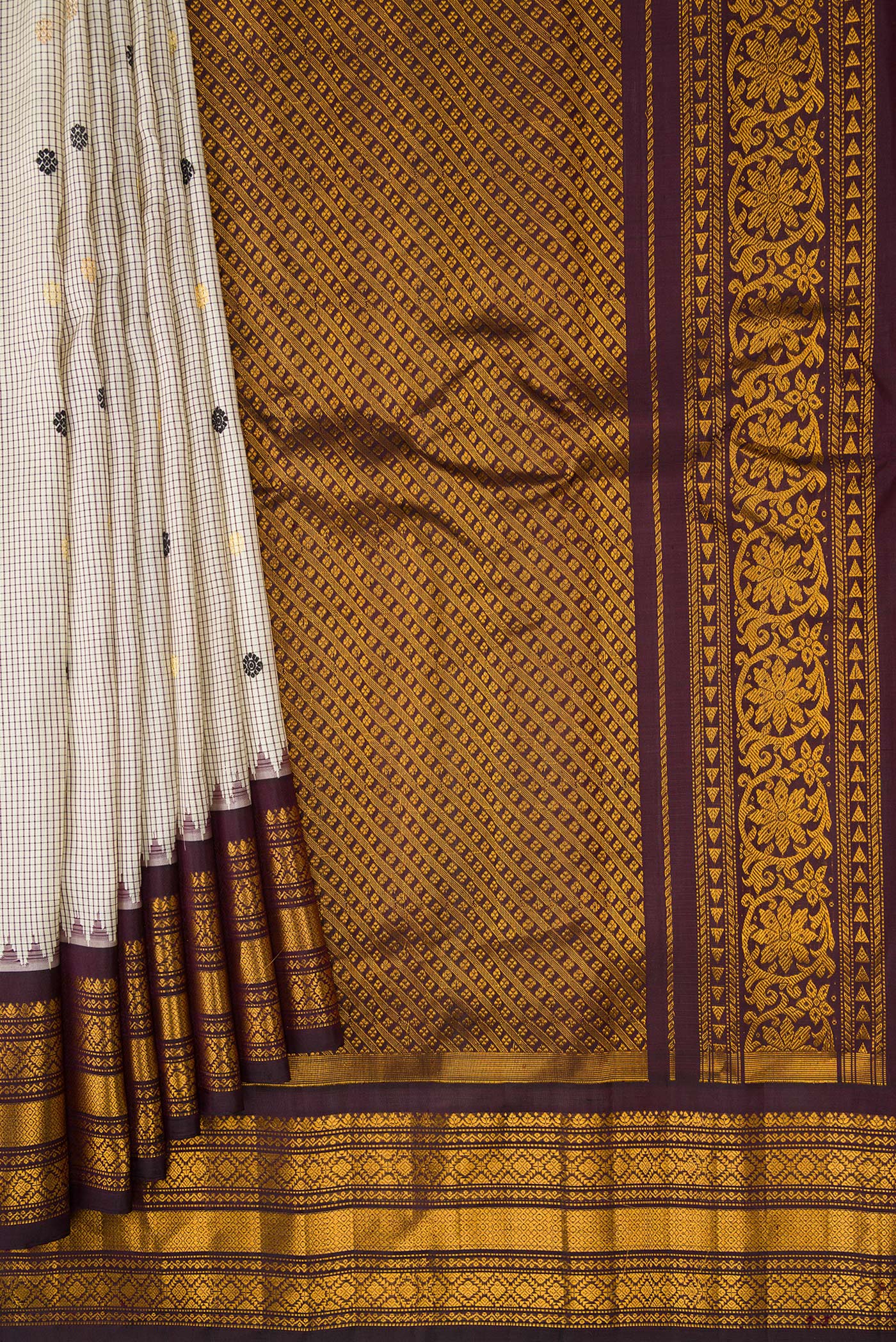 Cream Gadwal Silk Saree - Image 4