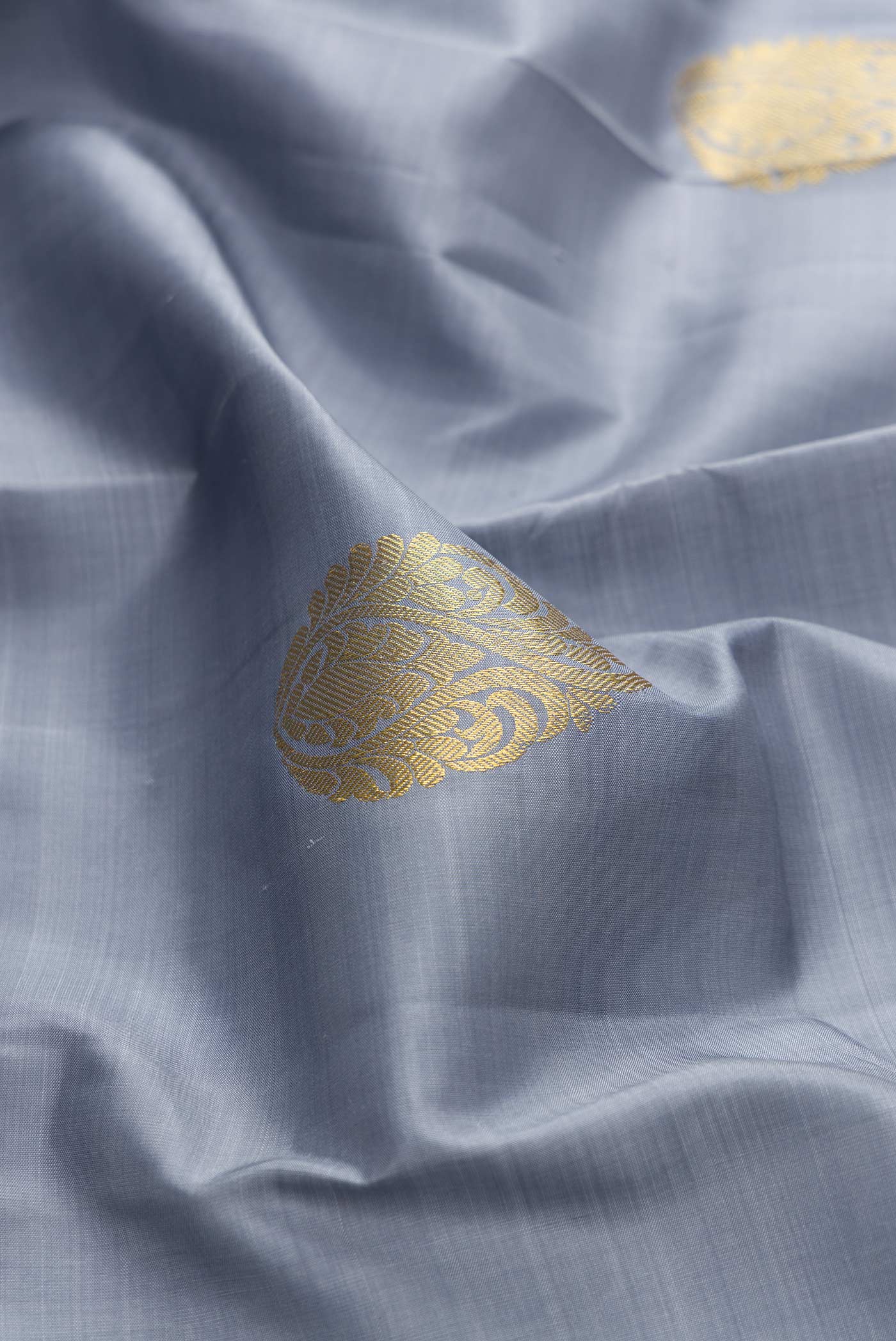 Grey Dual Tone Kanchipuram Silk Saree - Image 2