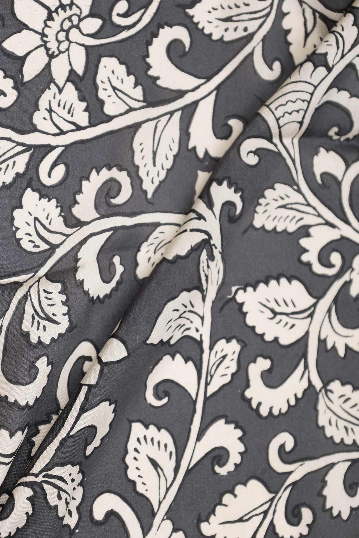 Grey Dual Tone Mysore Crepe Saree - Image 2