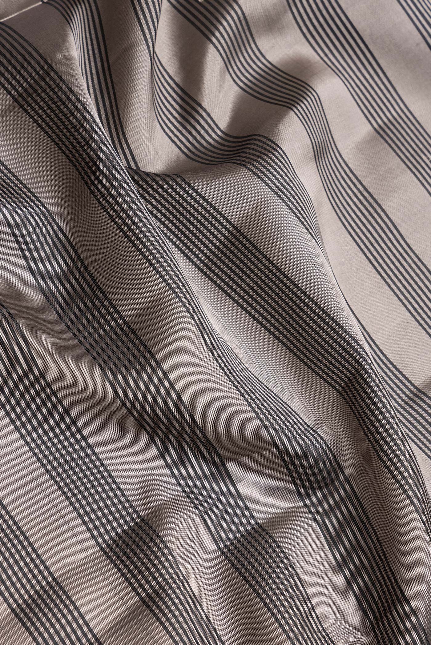 Grey Soft Silk Saree - Image 2