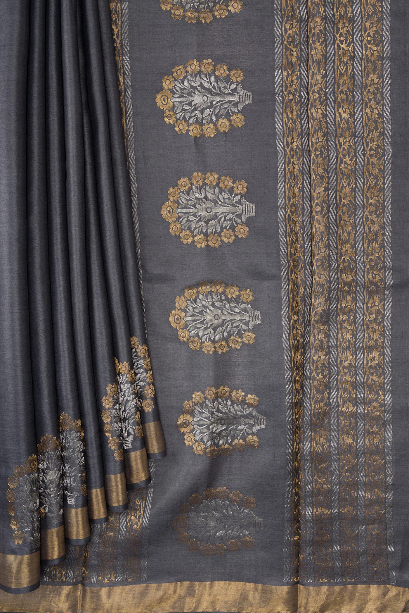 Davys Grey Tussar Silk Saree - Image 4