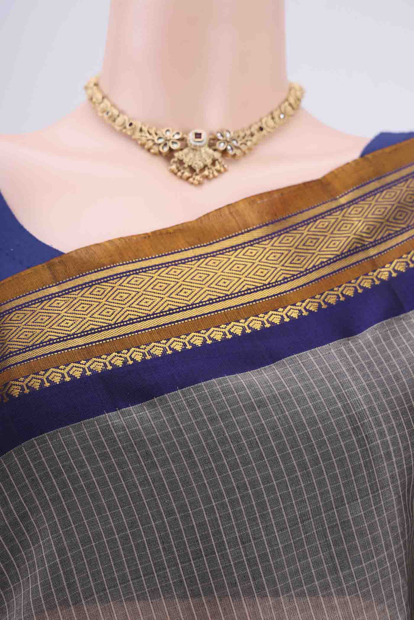 Grey Gadwal cotton Saree - Image 2