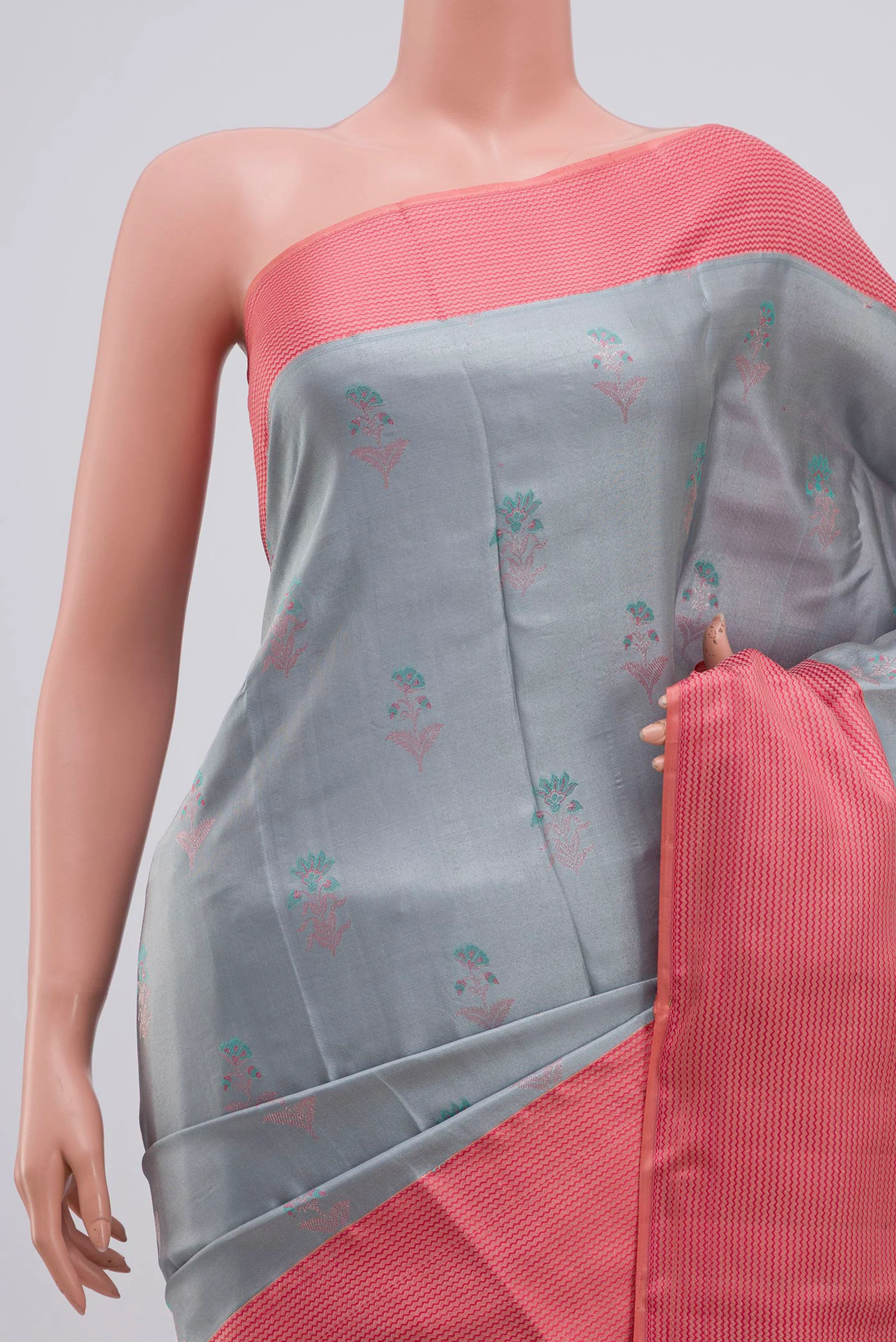 Grey Kanchipuram Silk Saree - Image 2