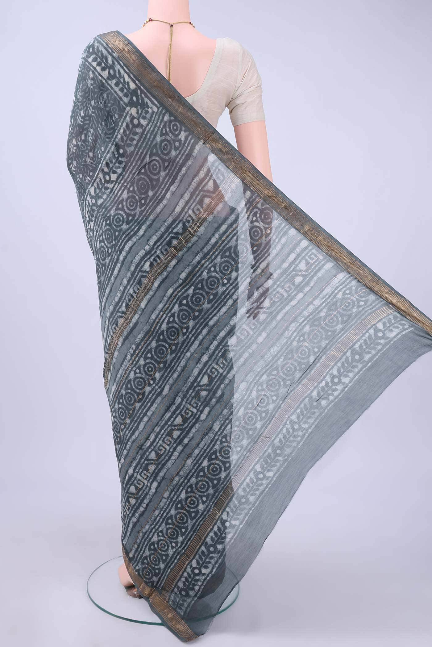 Grey Maheshwari Silk Cotton Saree - Image 2