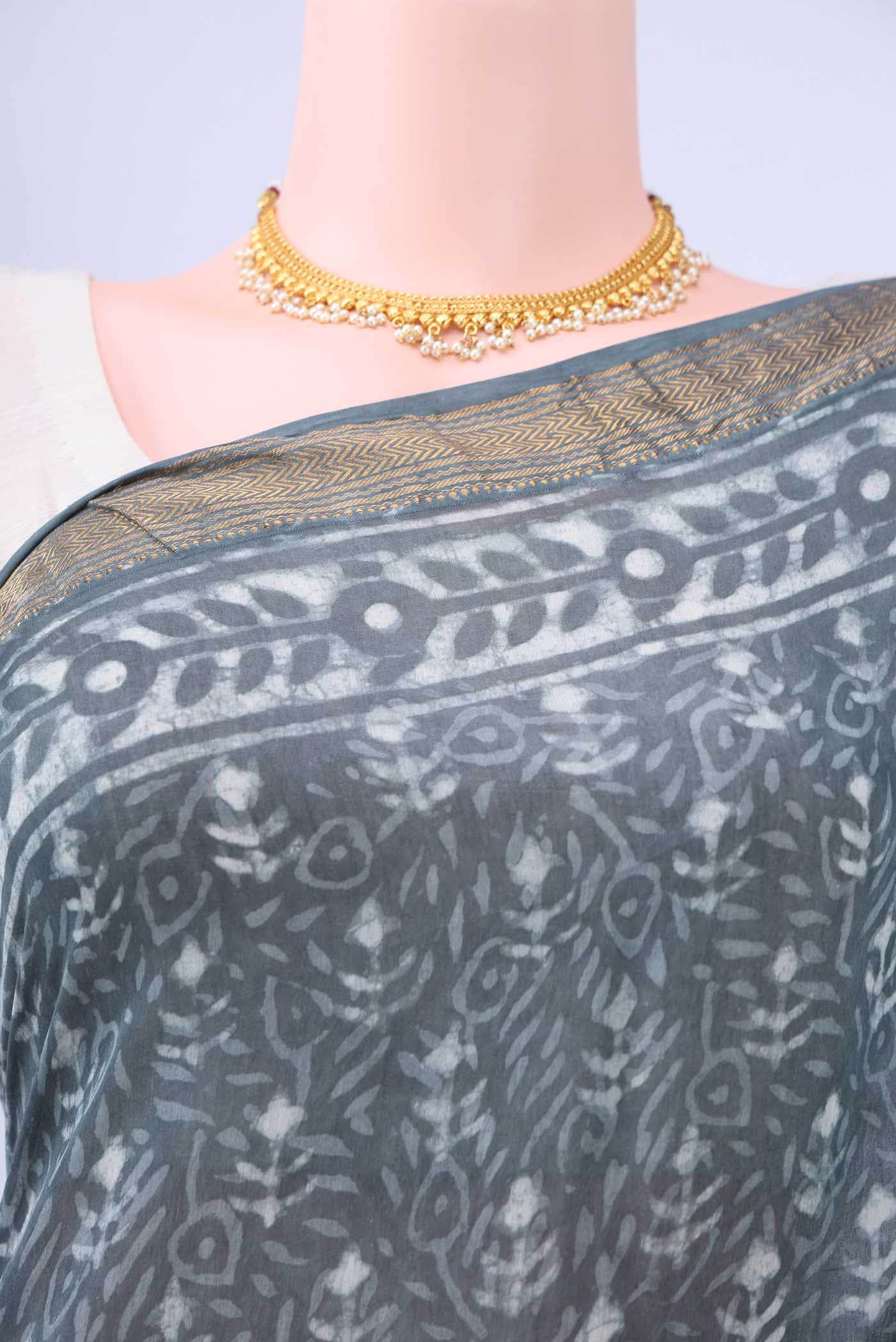 Grey Maheshwari Silk Cotton Saree - Image 3