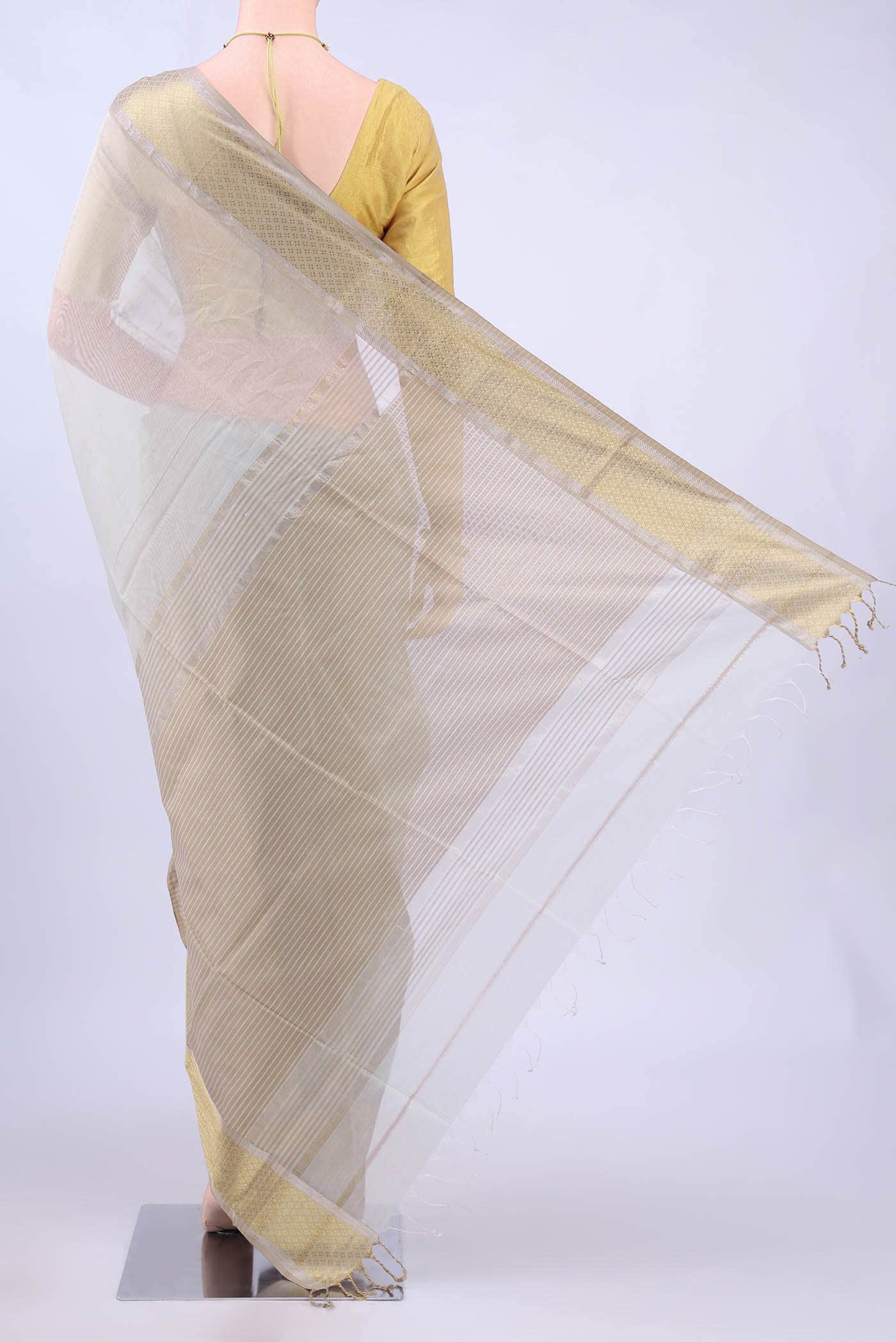 Grey Maheshwari Silk Cotton Saree - Image 2