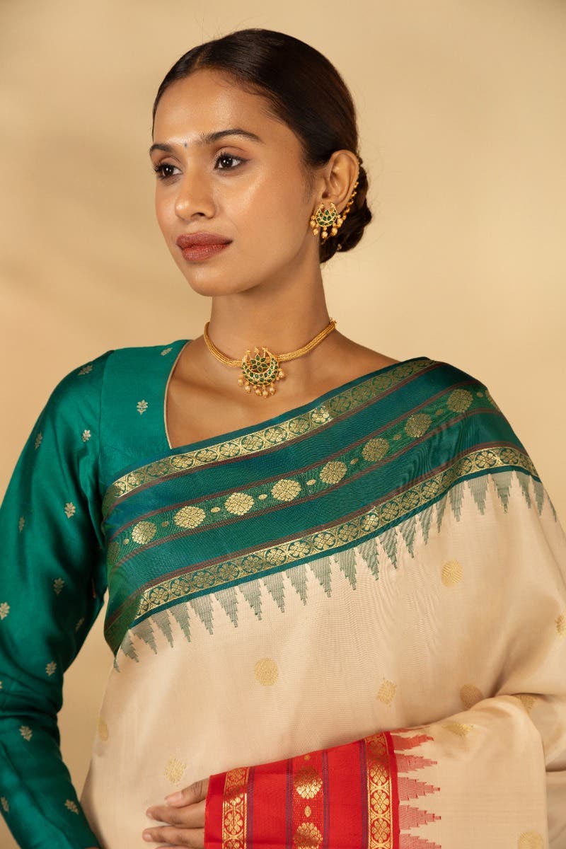 Kamalam-Off White Kanchipuram Silk Saree - Image 3