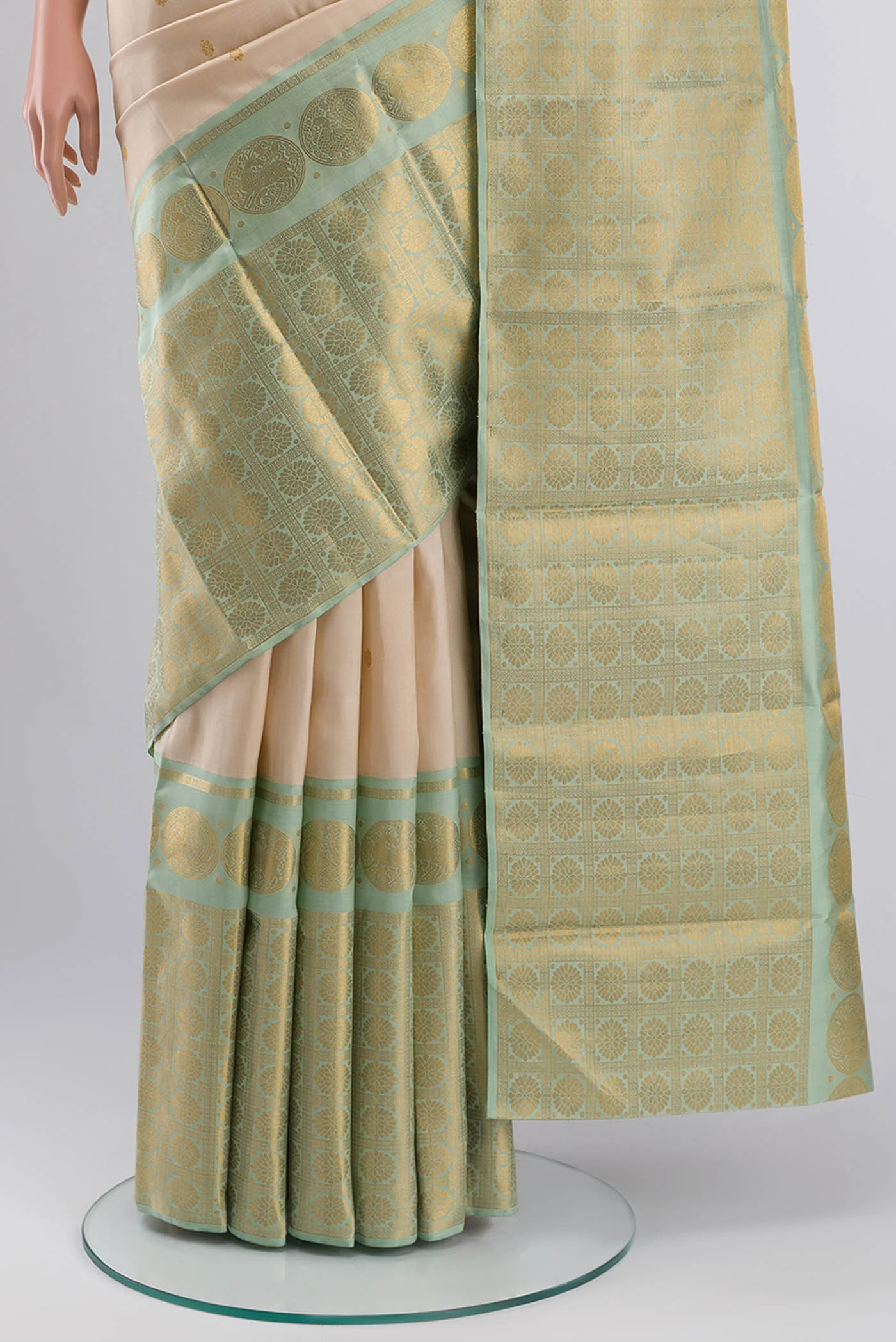 Kanmani-Cream Kanchipuram Silk Saree - Image 7