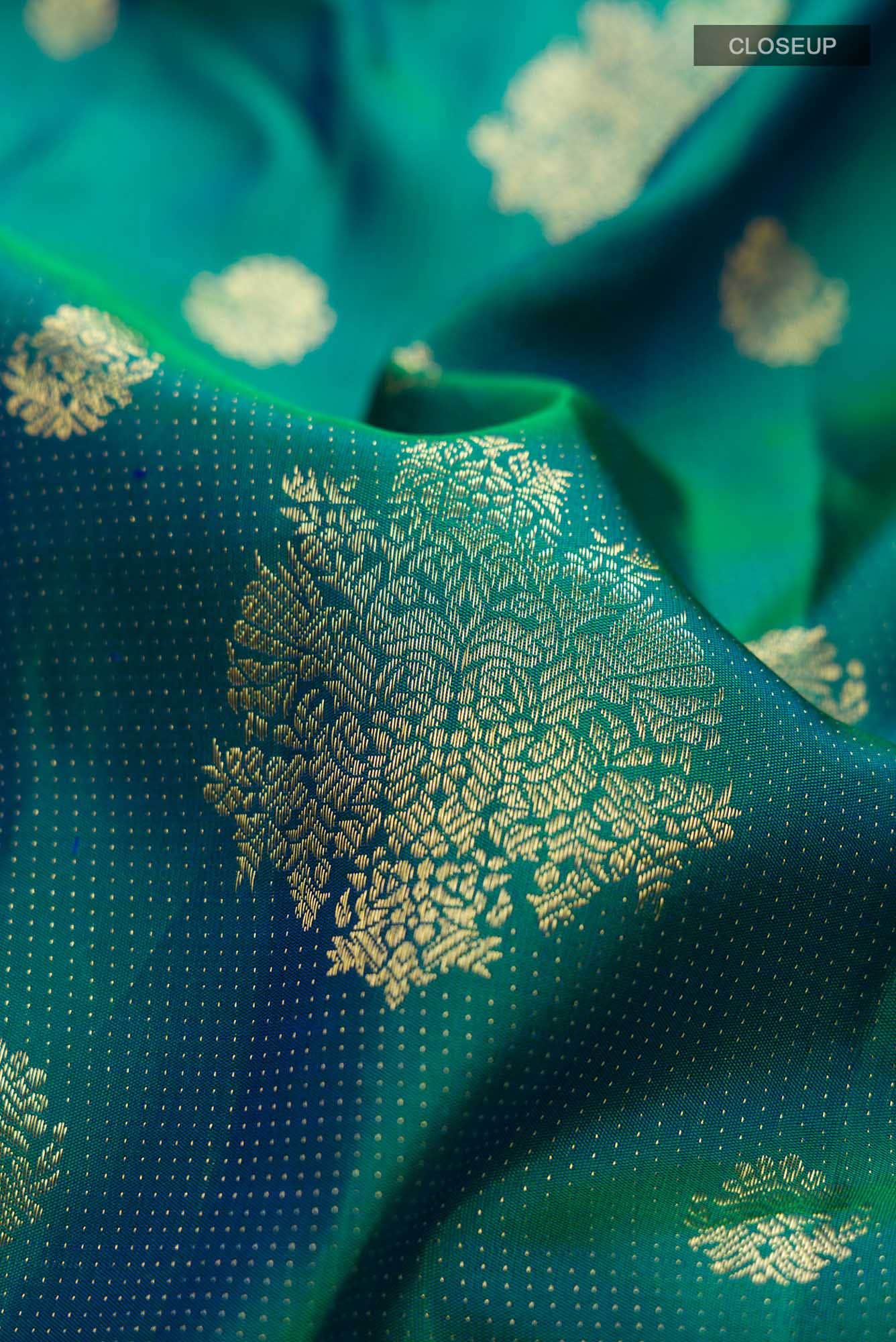 Kavini-Blue with Green Dual Tone Kanchipuram Silk Saree - Image 4