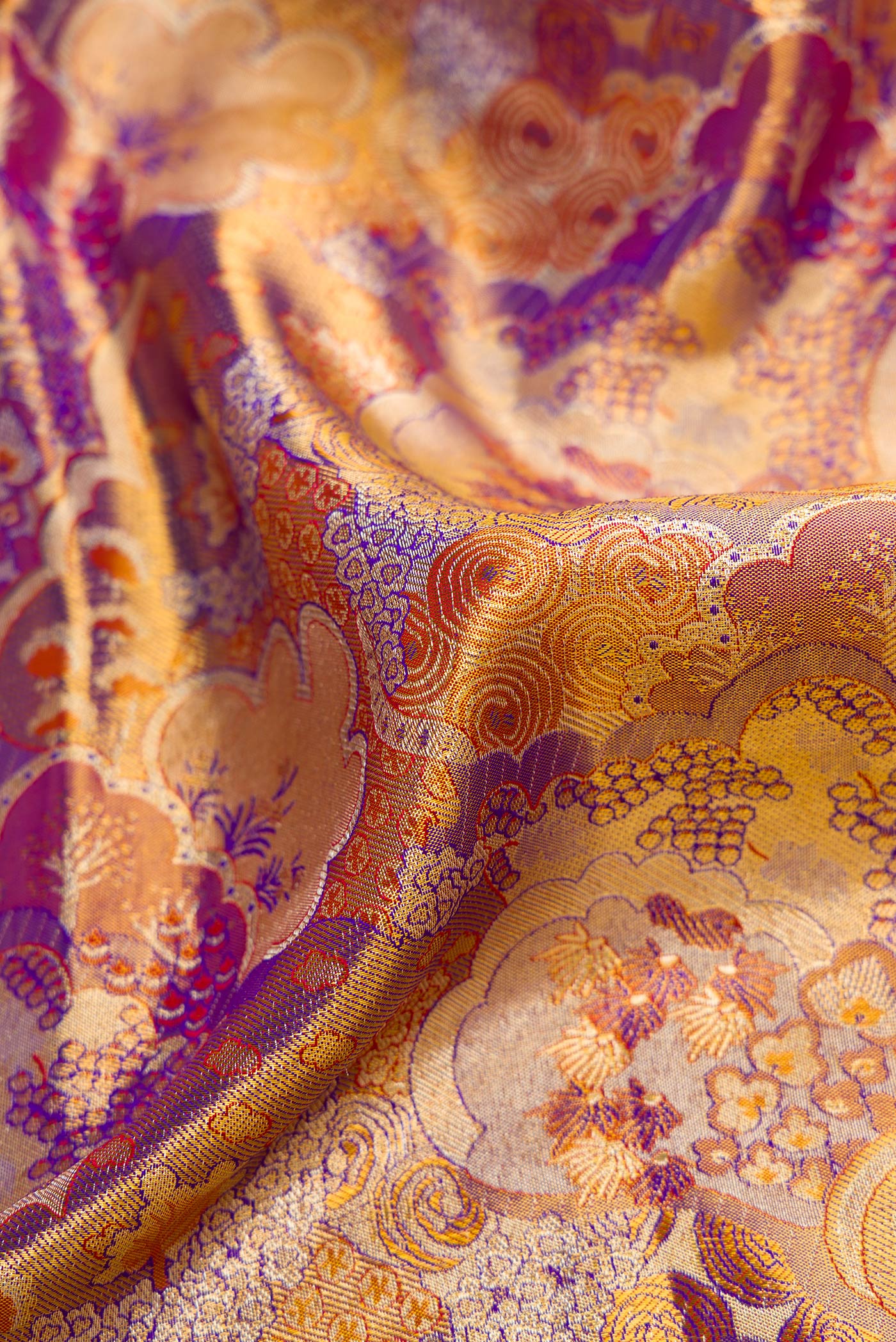 Lavender with Gold Color Kanjivaram Tissue Silk Saree - Image 2
