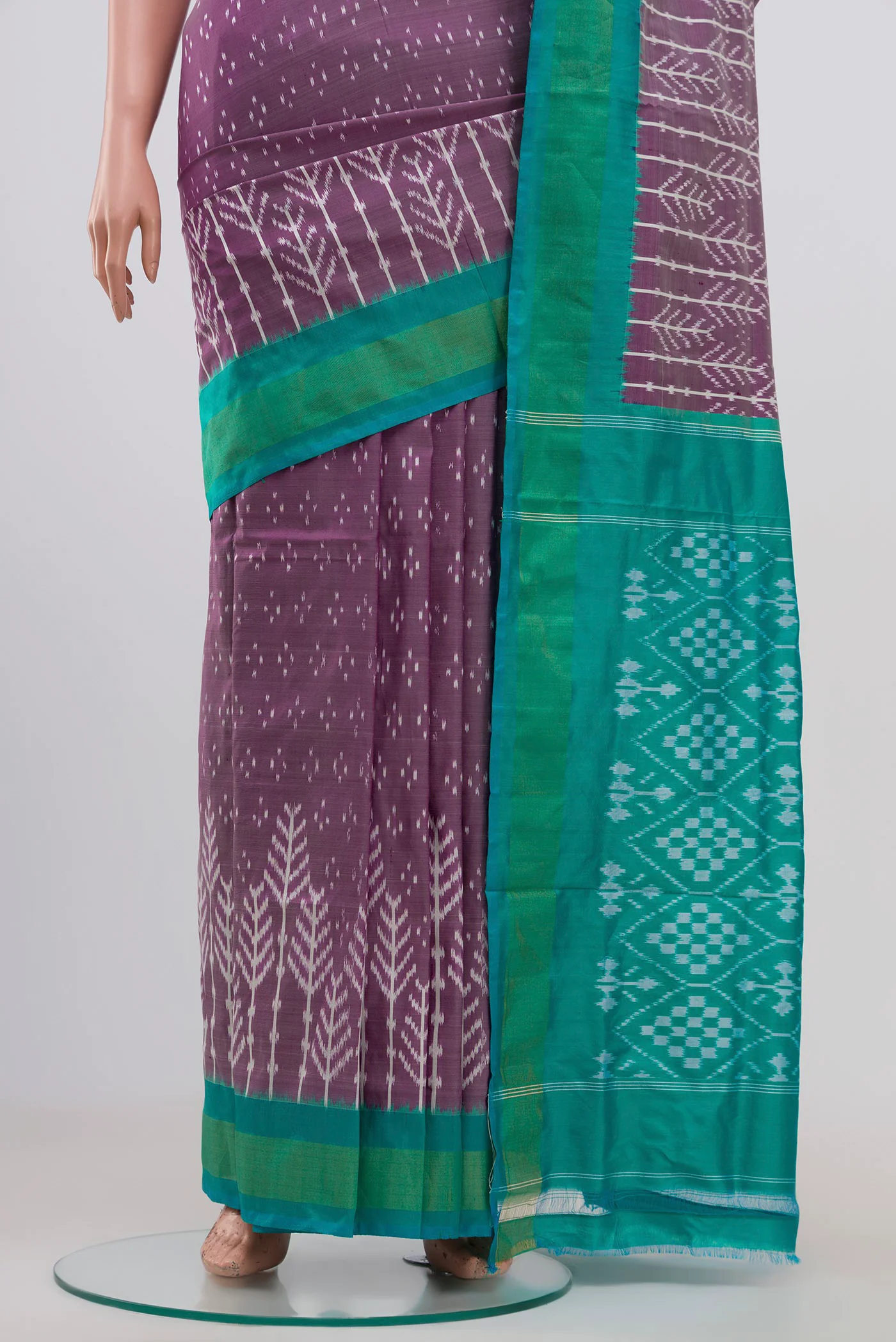 Lavender Pochampally Silk Saree - Image 3