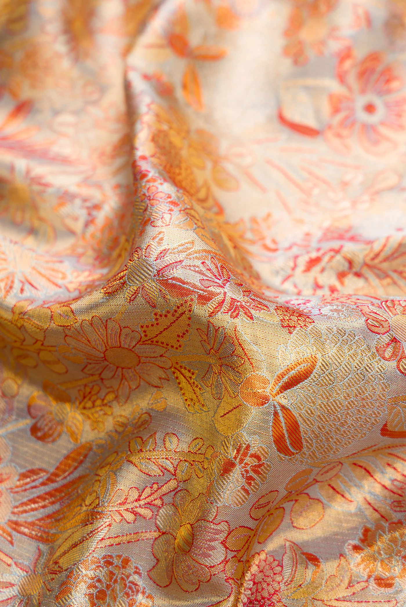 Lilac with Gold Color Kanjivaram Tissue Silk Saree - Image 2