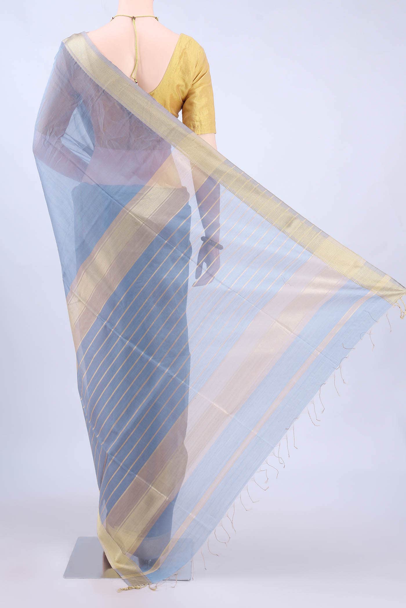 Light Blue Maheshwari Silk Cotton Saree - Image 2