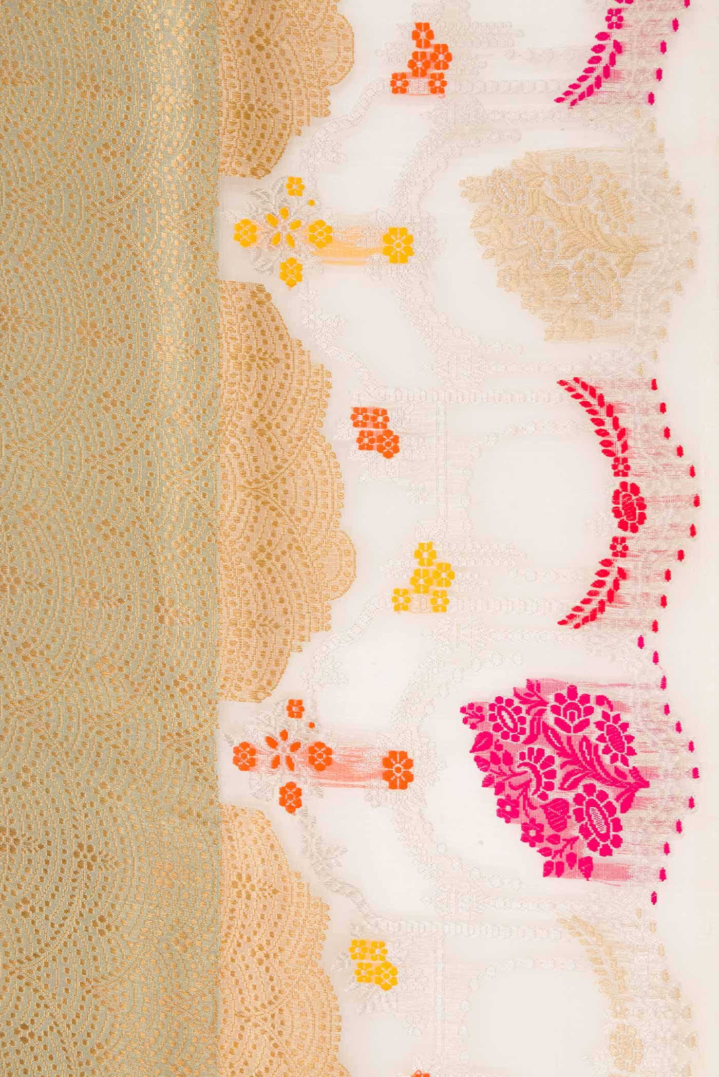 Pure Silk Pure Zari Gold Banarasi Saree - Image 11