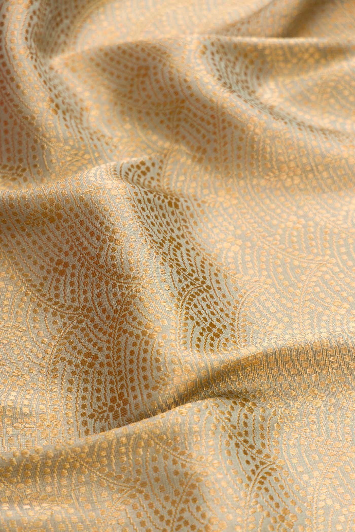 Pure Silk Pure Zari Gold Banarasi Saree - Image 3