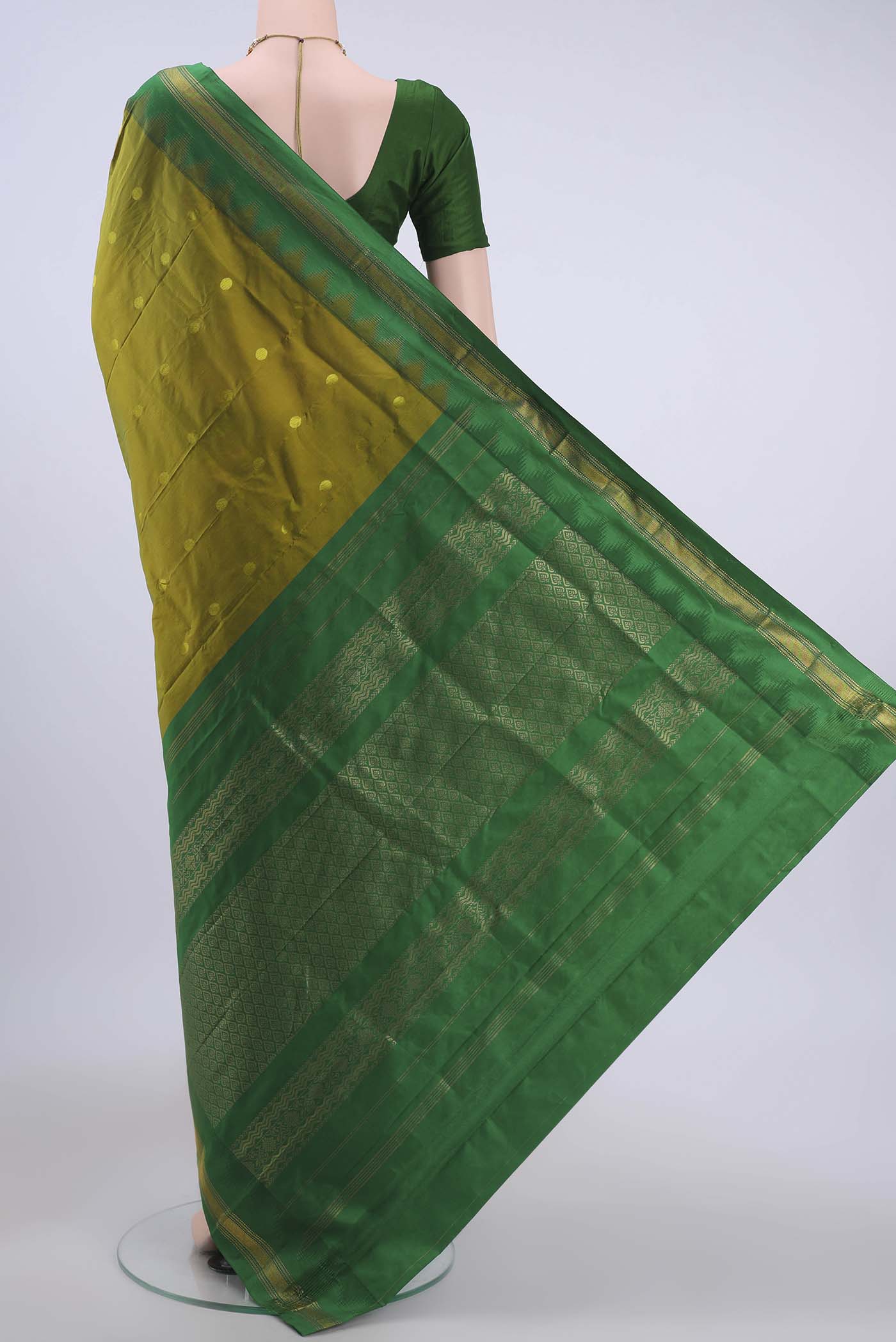 Light Green Dual Tone Bangalore Silk Saree - Image 3