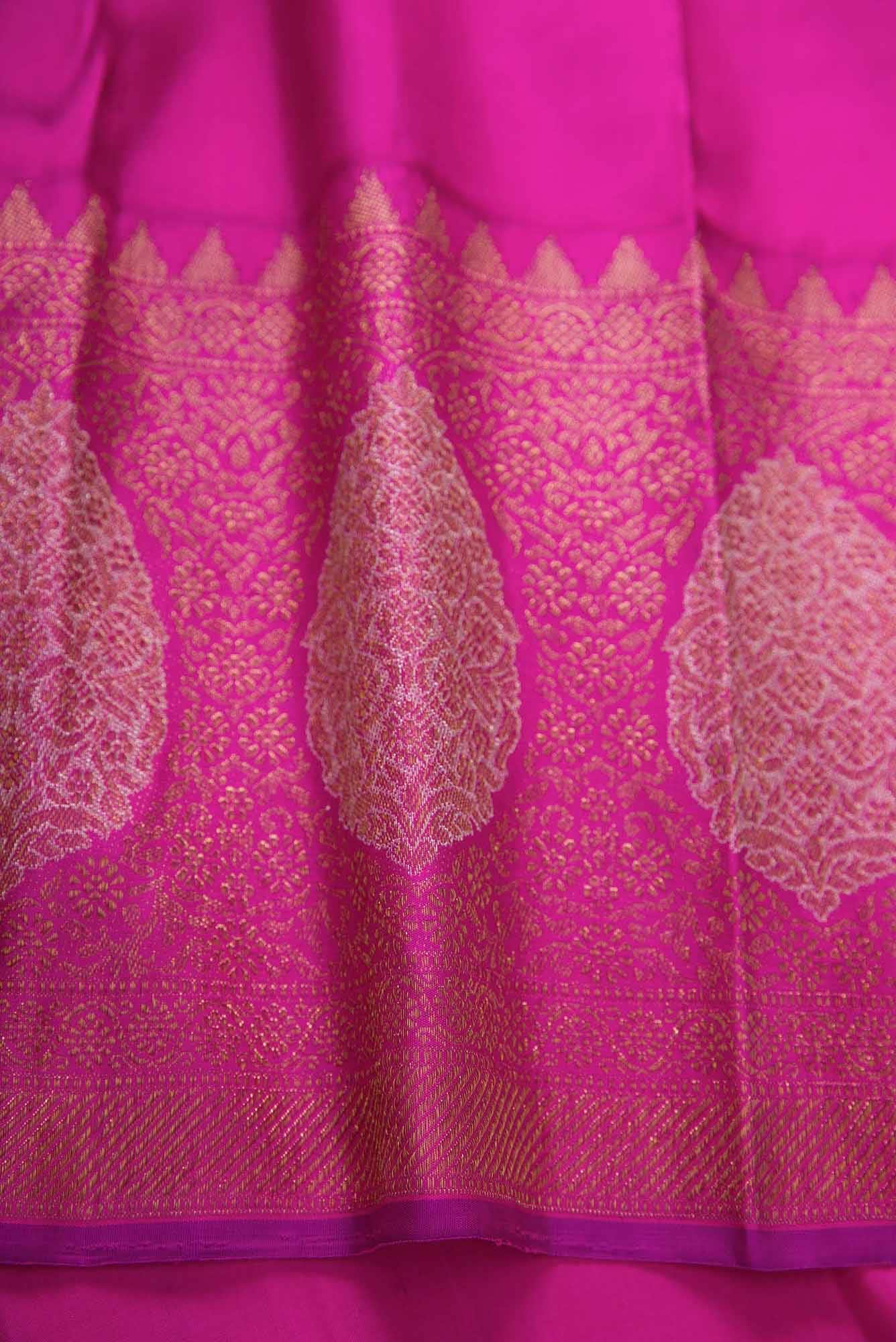Pure Silk Pure Zari Light Green Dual Tone Kanjivaram Saree - Image 6