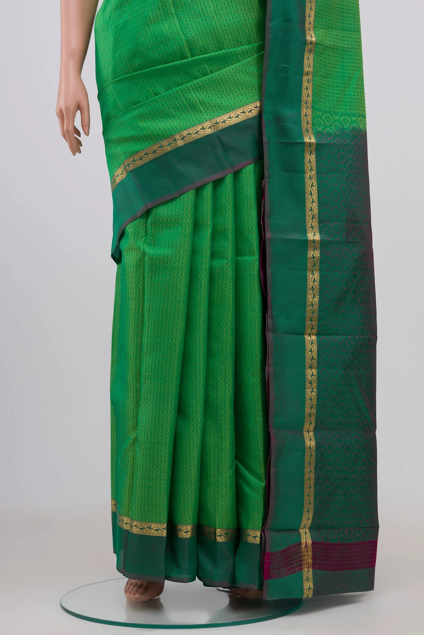 Light Green Kanchipuram Silk Saree - Image 3