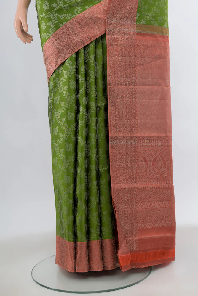 Green Kanjivaram Silk Saree - Image 3
