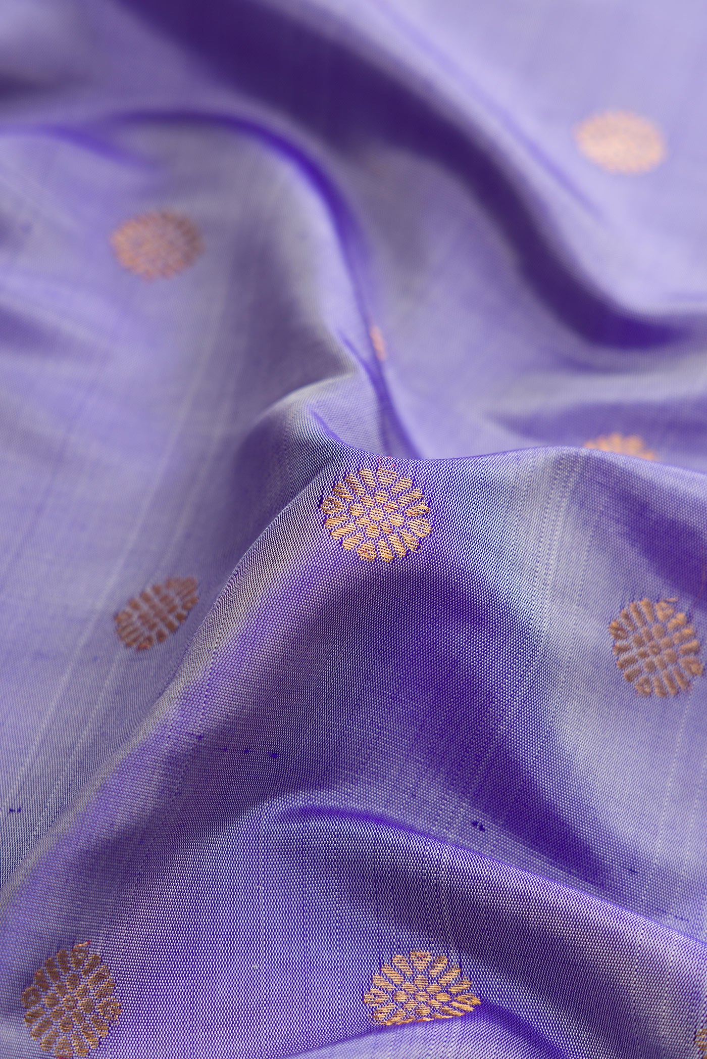 Lilac Gadwal Silk Saree - Image 3