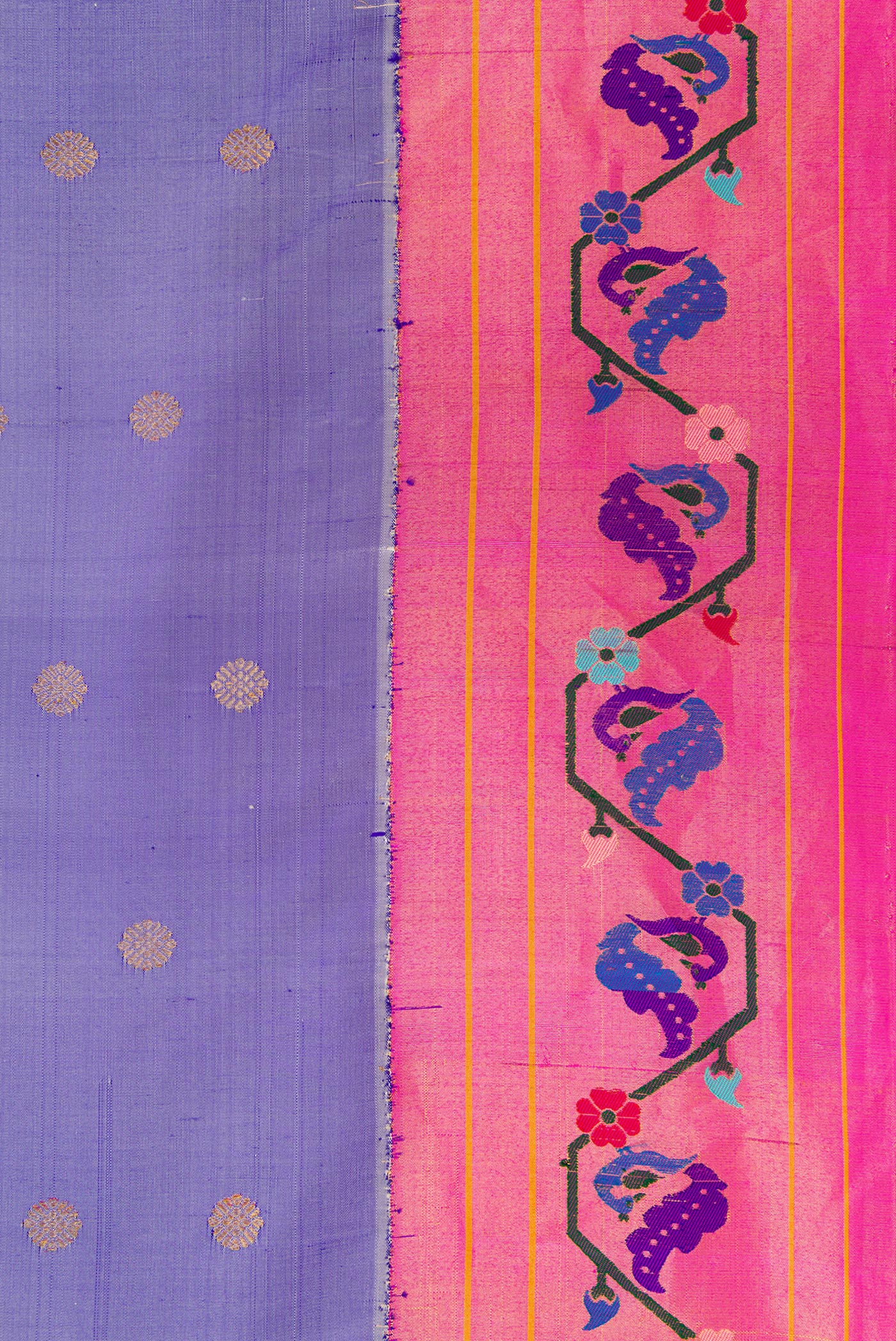 Lilac Gadwal Silk Saree - Image 4