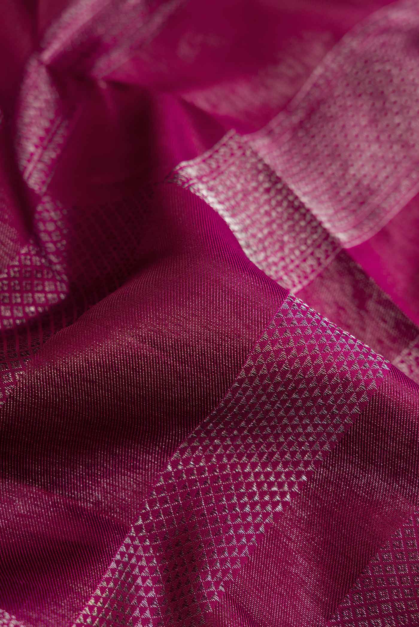 Magenta Dual Tone Kanjivaram Silk Saree - Image 2