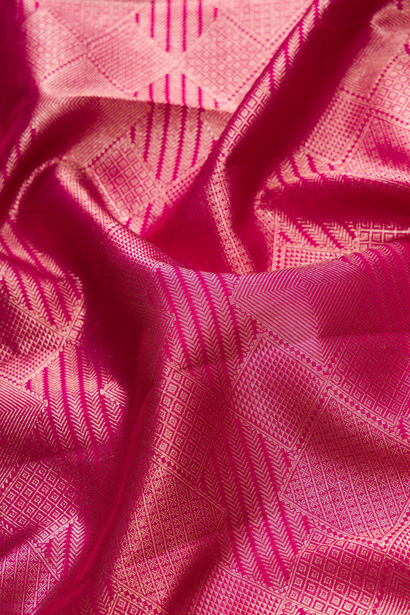 Magenta Dual Tone Kanchipuram Silk Saree - Image 2