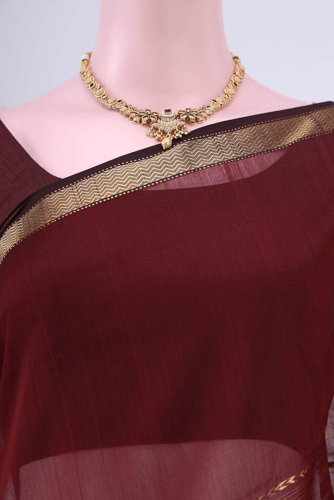 Maroon Maheshwari Silk Cotton Saree - Image 3