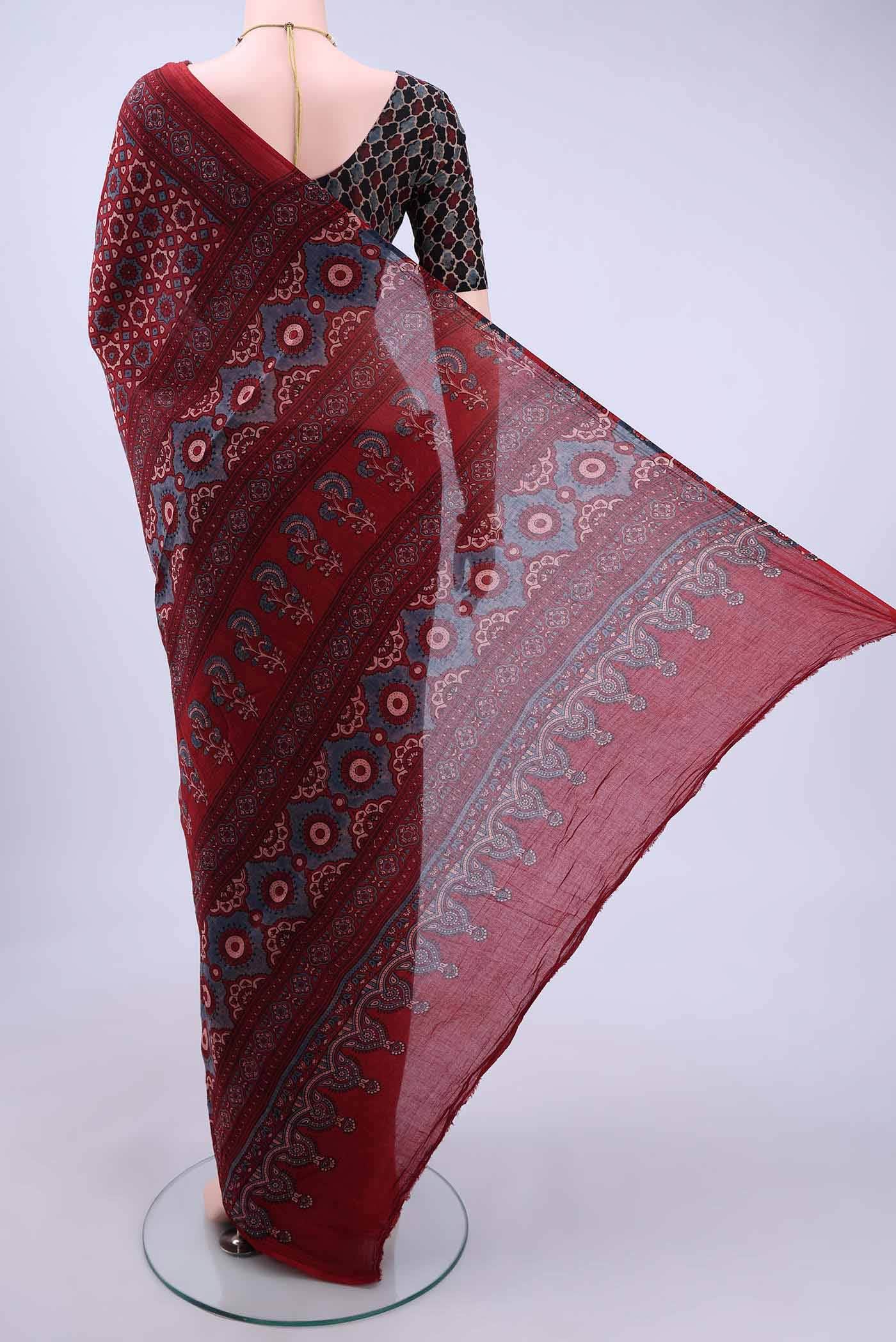 Maroon Printed Cotton Saree - Image 2