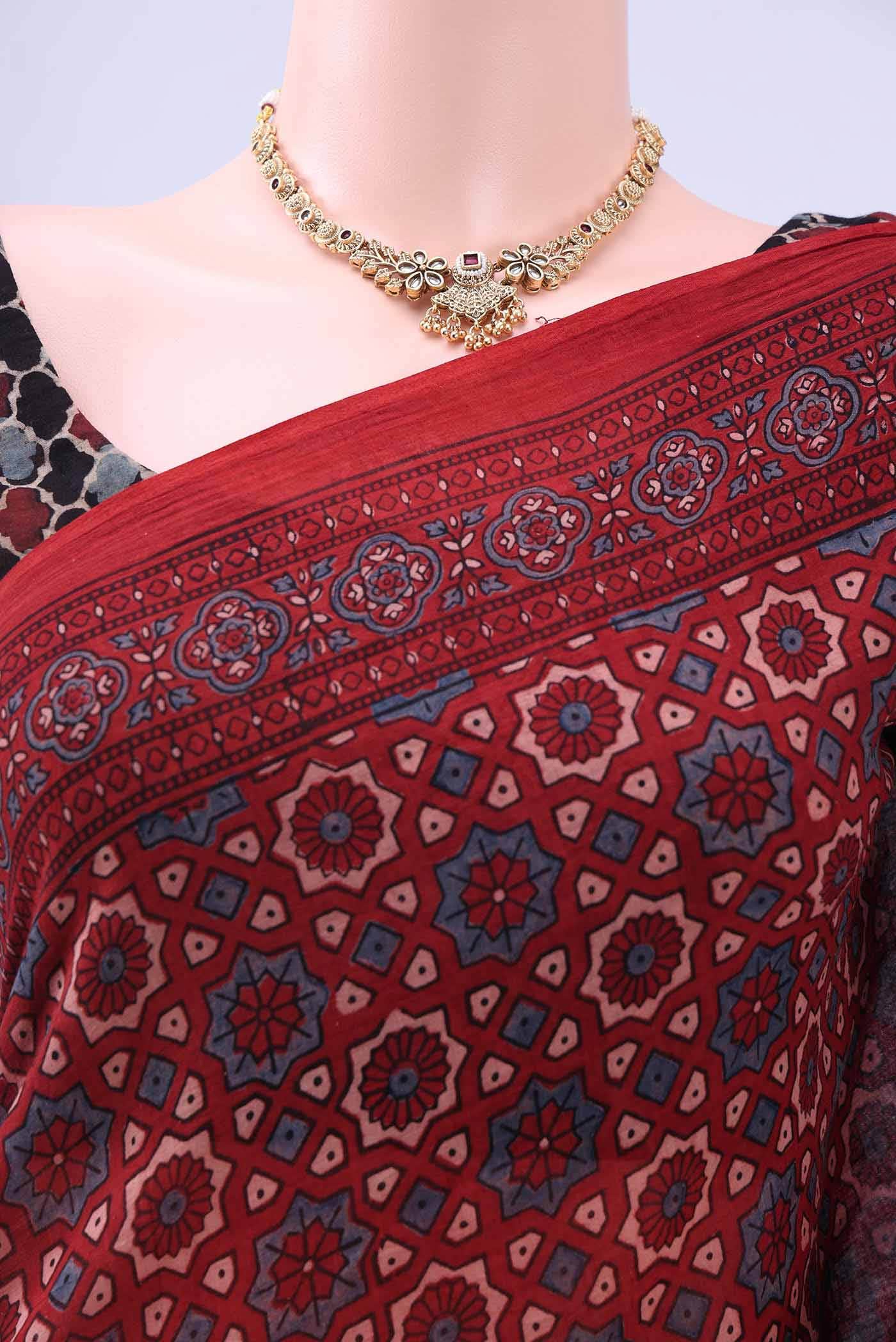 Maroon Printed Cotton Saree - Image 3