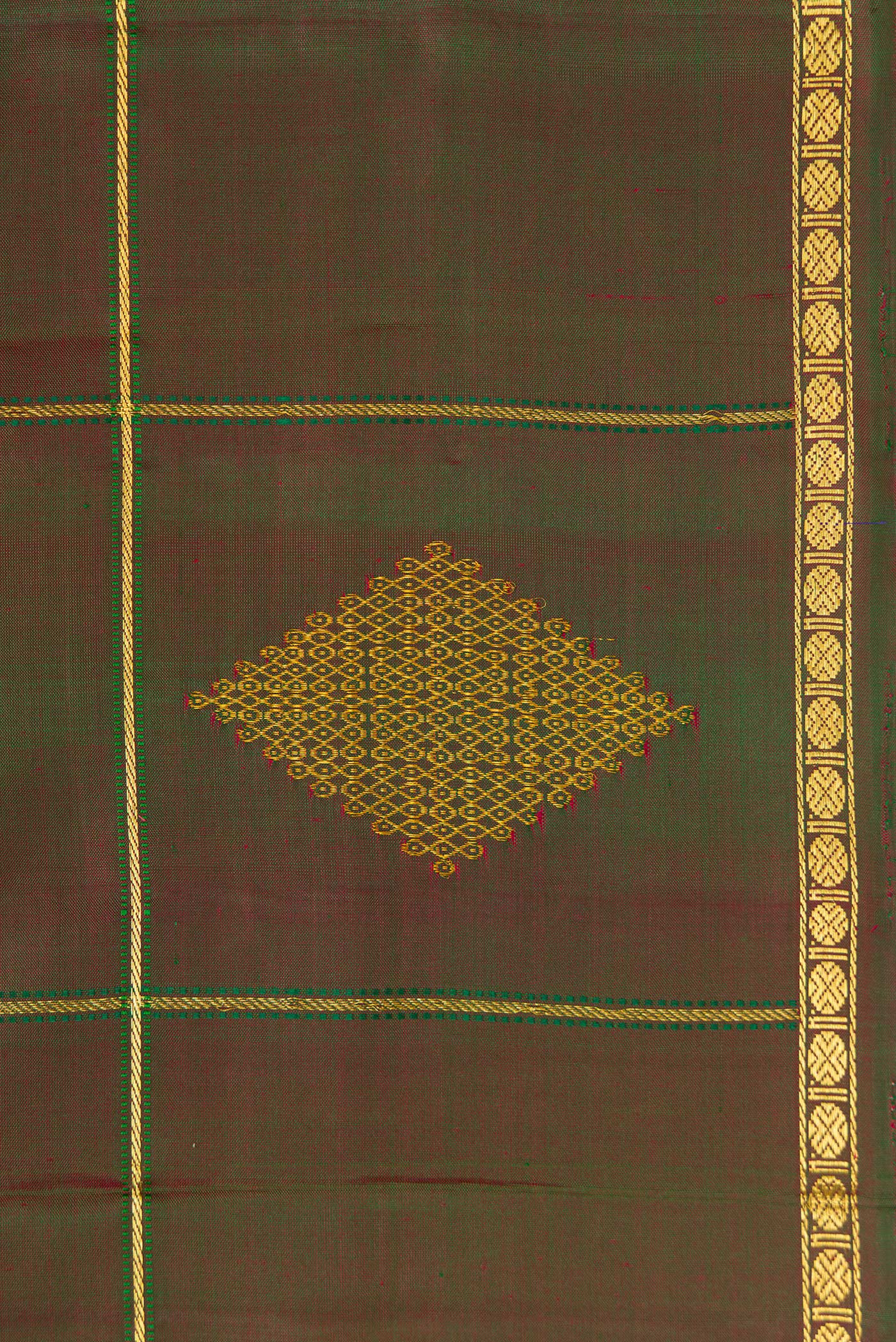 Green with Maroon Color Kanchipuram Silk Saree - Image 3