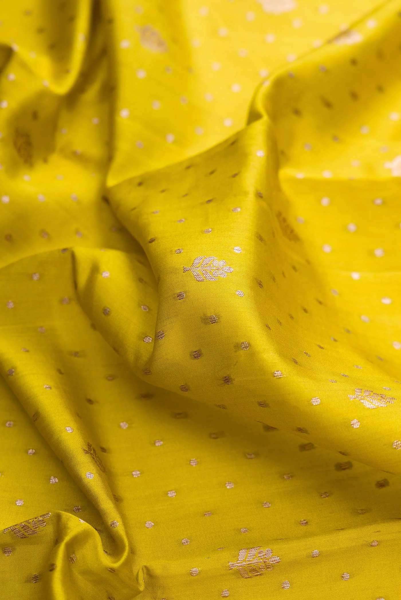 Mehandi Green Dual Tone Tussar Silk Saree - Image 2
