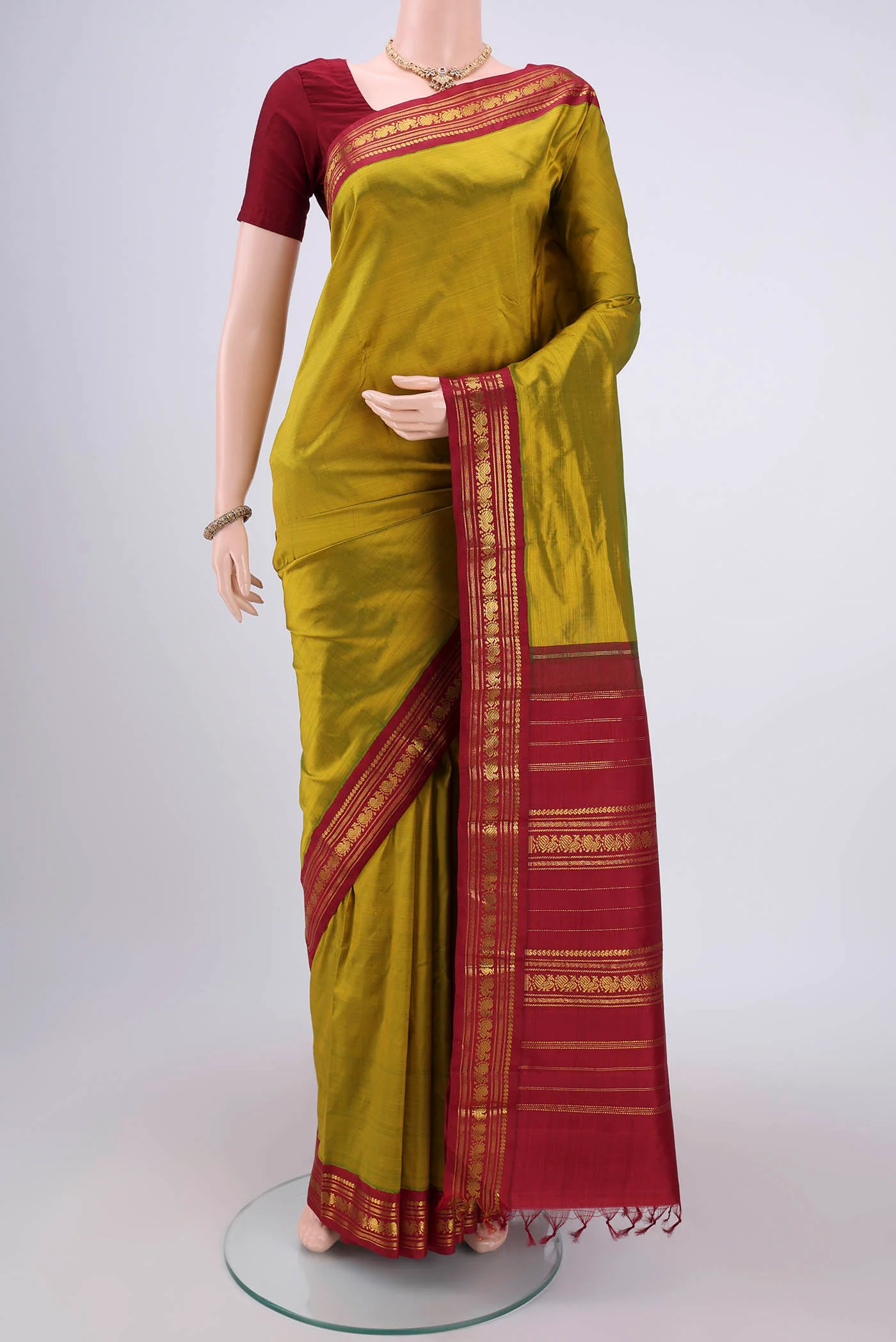 Mehandi Green Kanchipuram Silk Saree