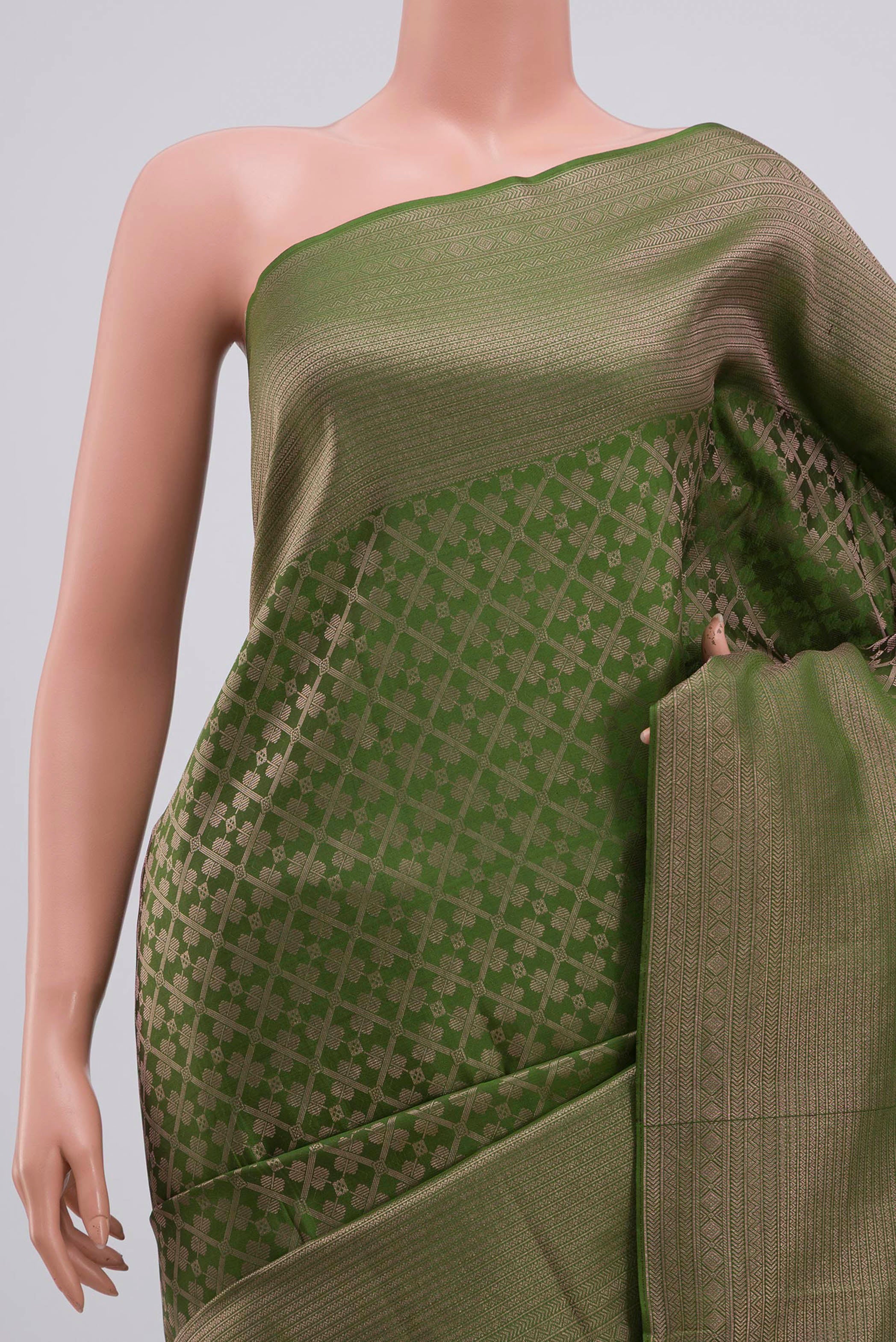 Green Kanchipuram Silk Saree - Image 2