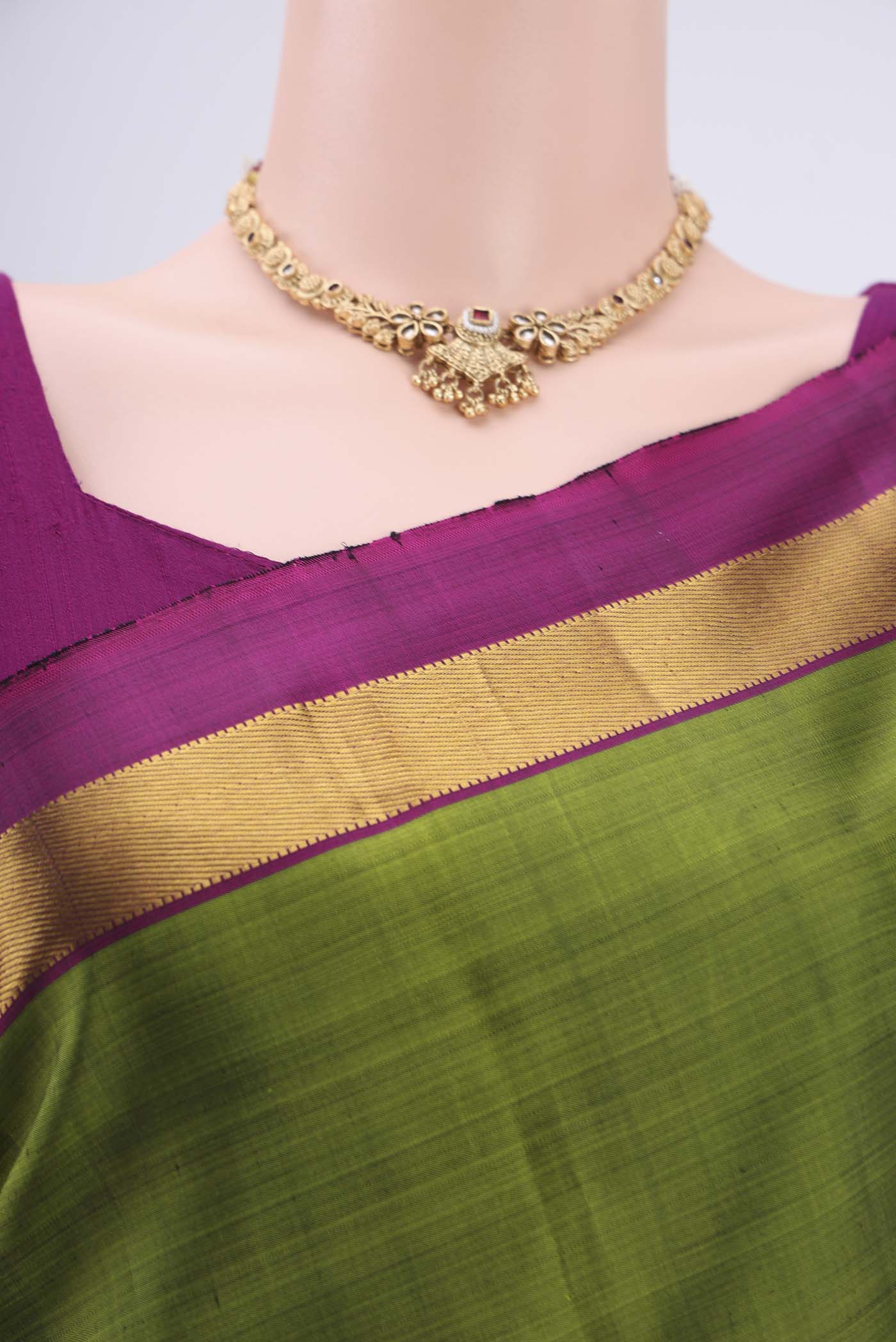 Mehandi Green Kanjivaram Silk Saree - Image 2