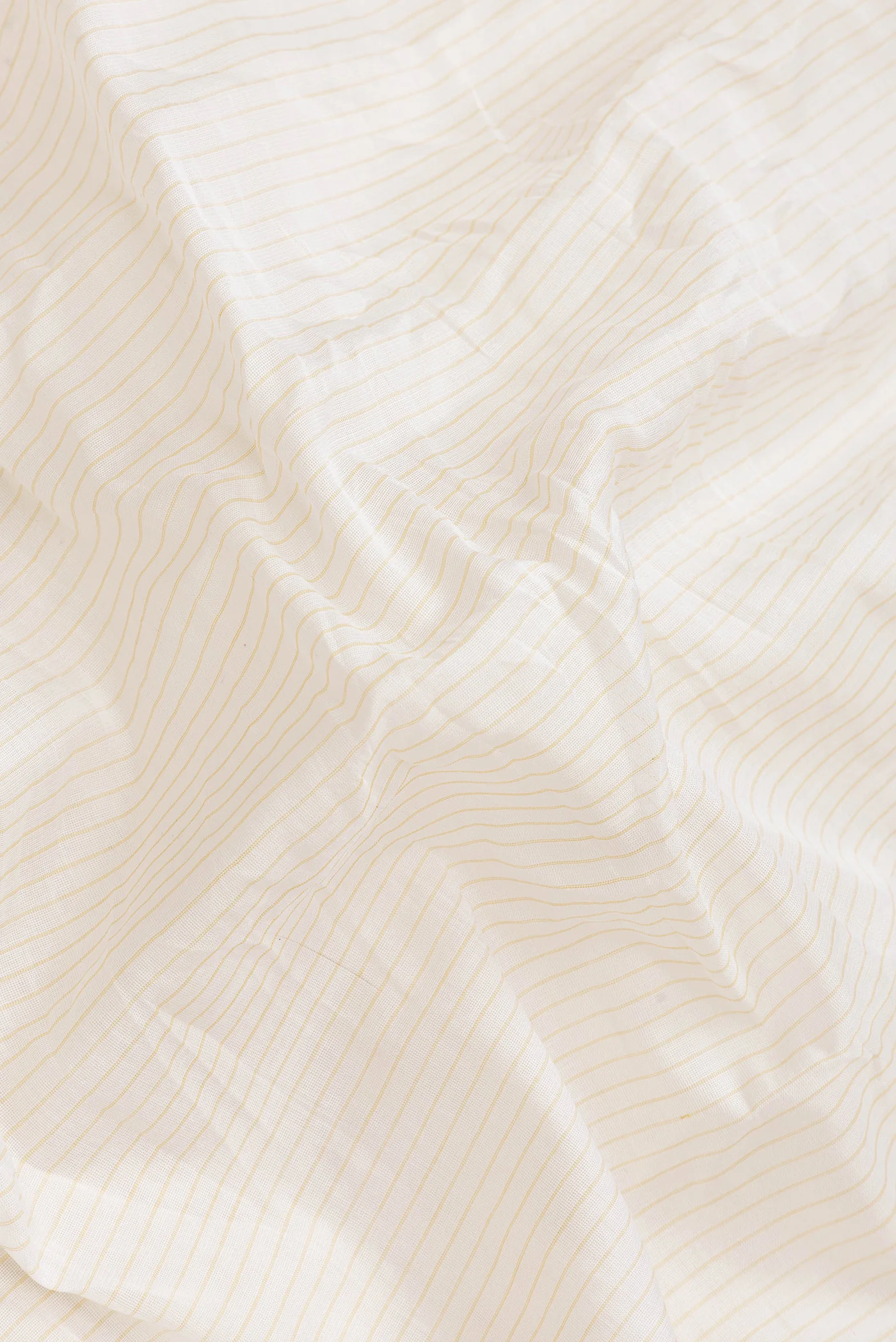 White Gadwal Silk Cotton Saree - Image 2