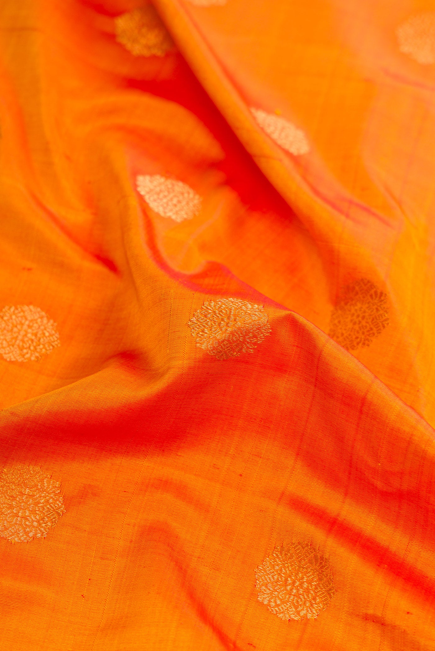 Mustard Gadwal Silk Saree - Image 2