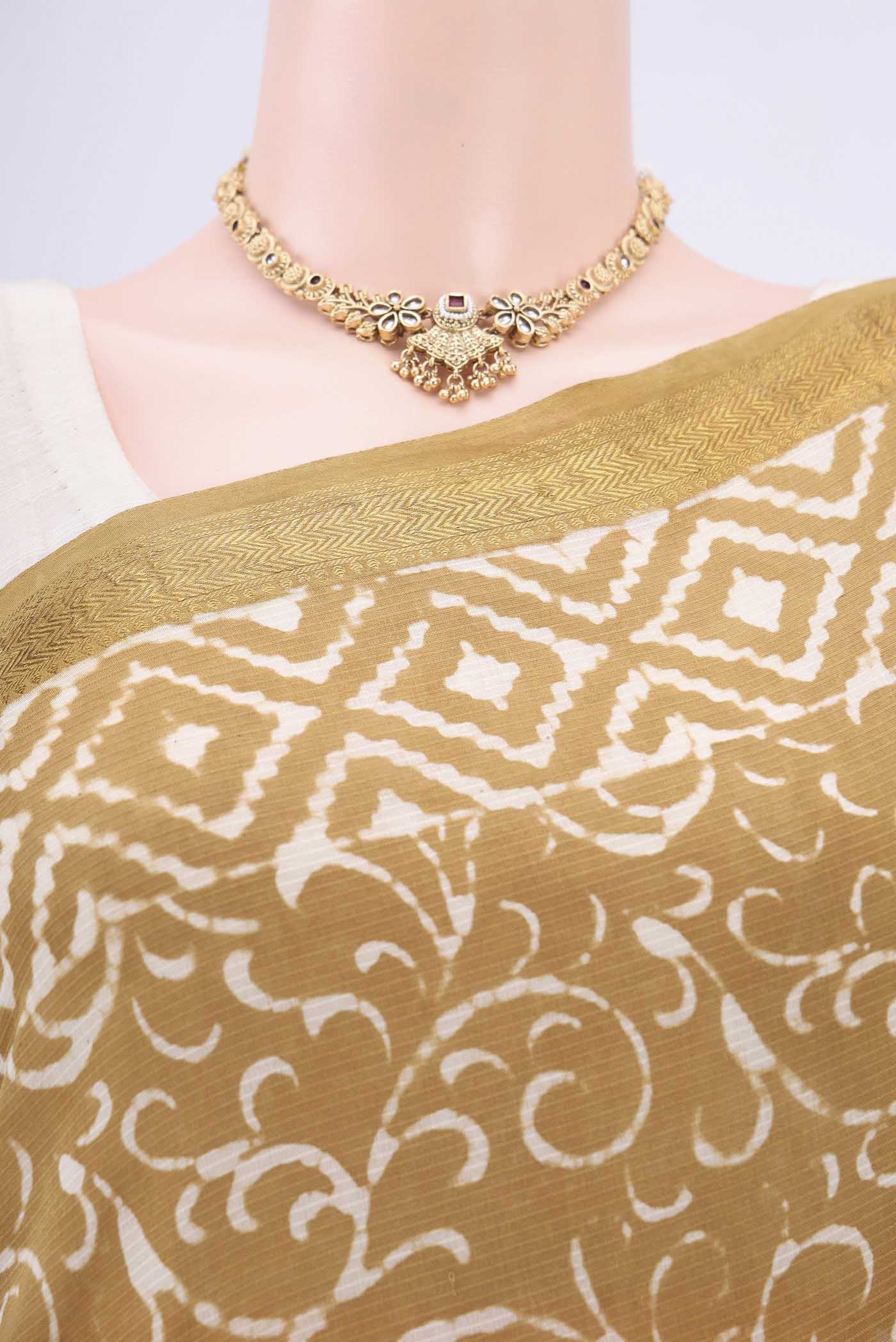 Beige Maheshwari Silk Cotton Saree - Image 2
