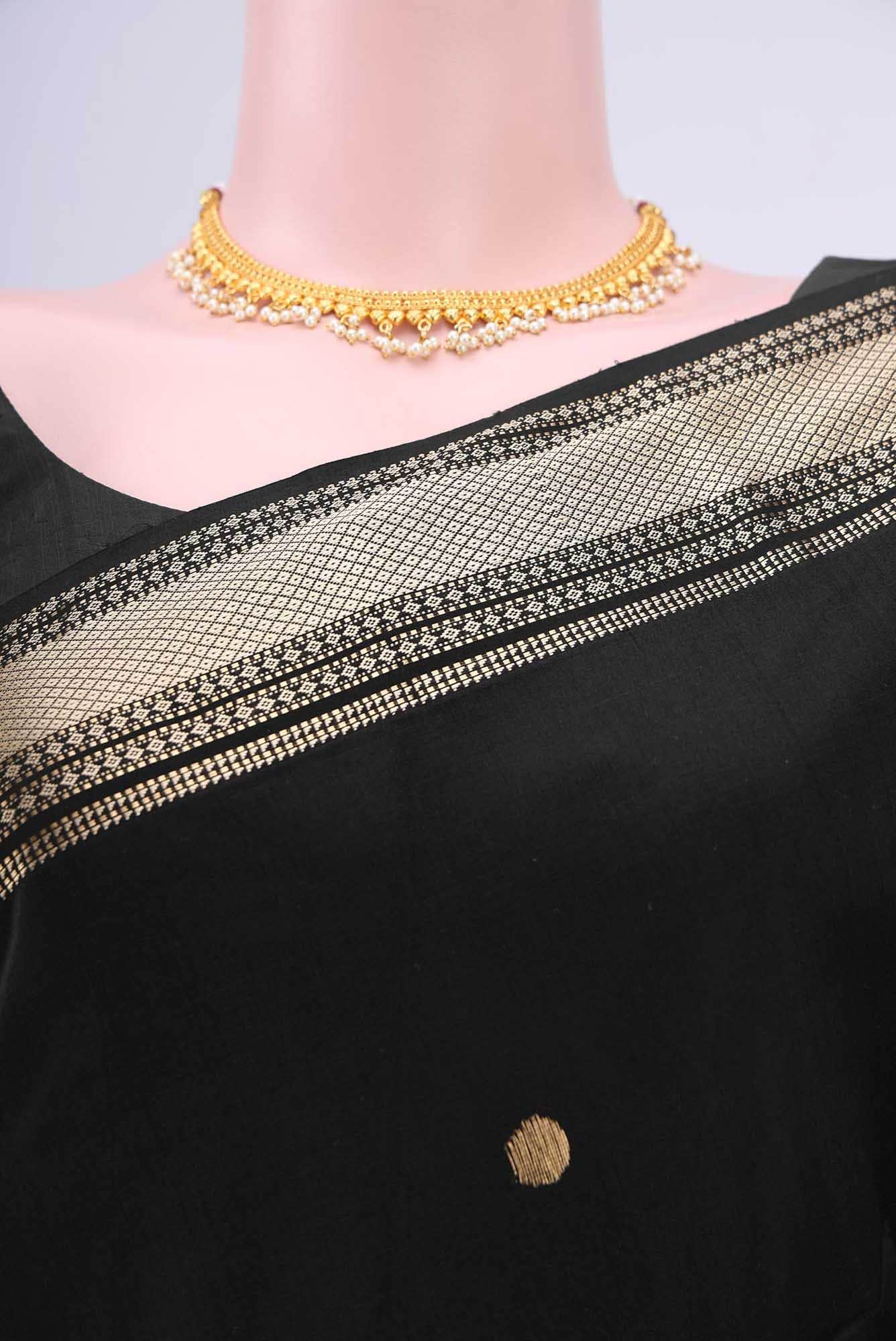 N Dual Tone Maheshwari Silk Cotton Saree - Image 3