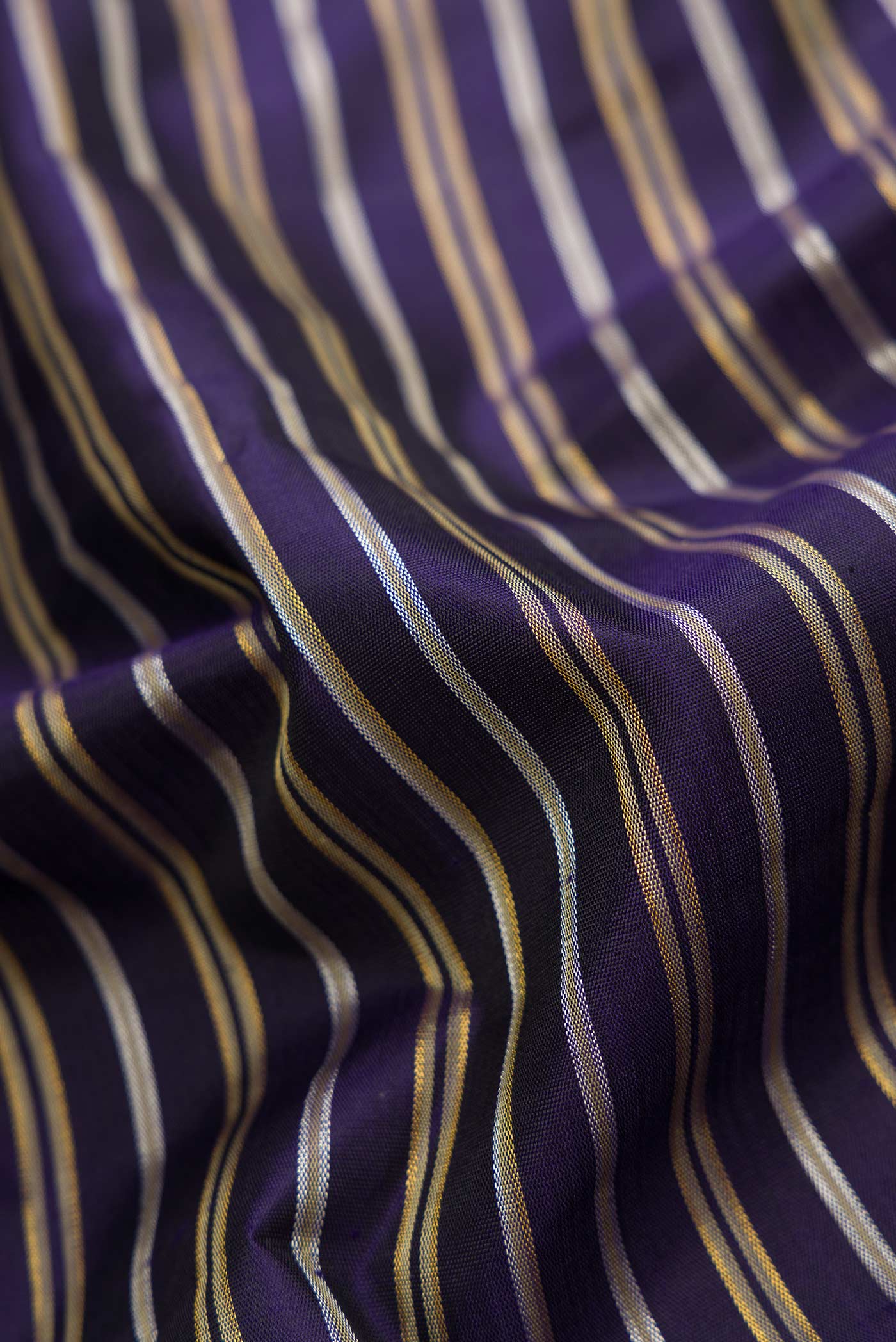 Navy Blue Dual Tone Kanchipuram Silk Saree - Image 2