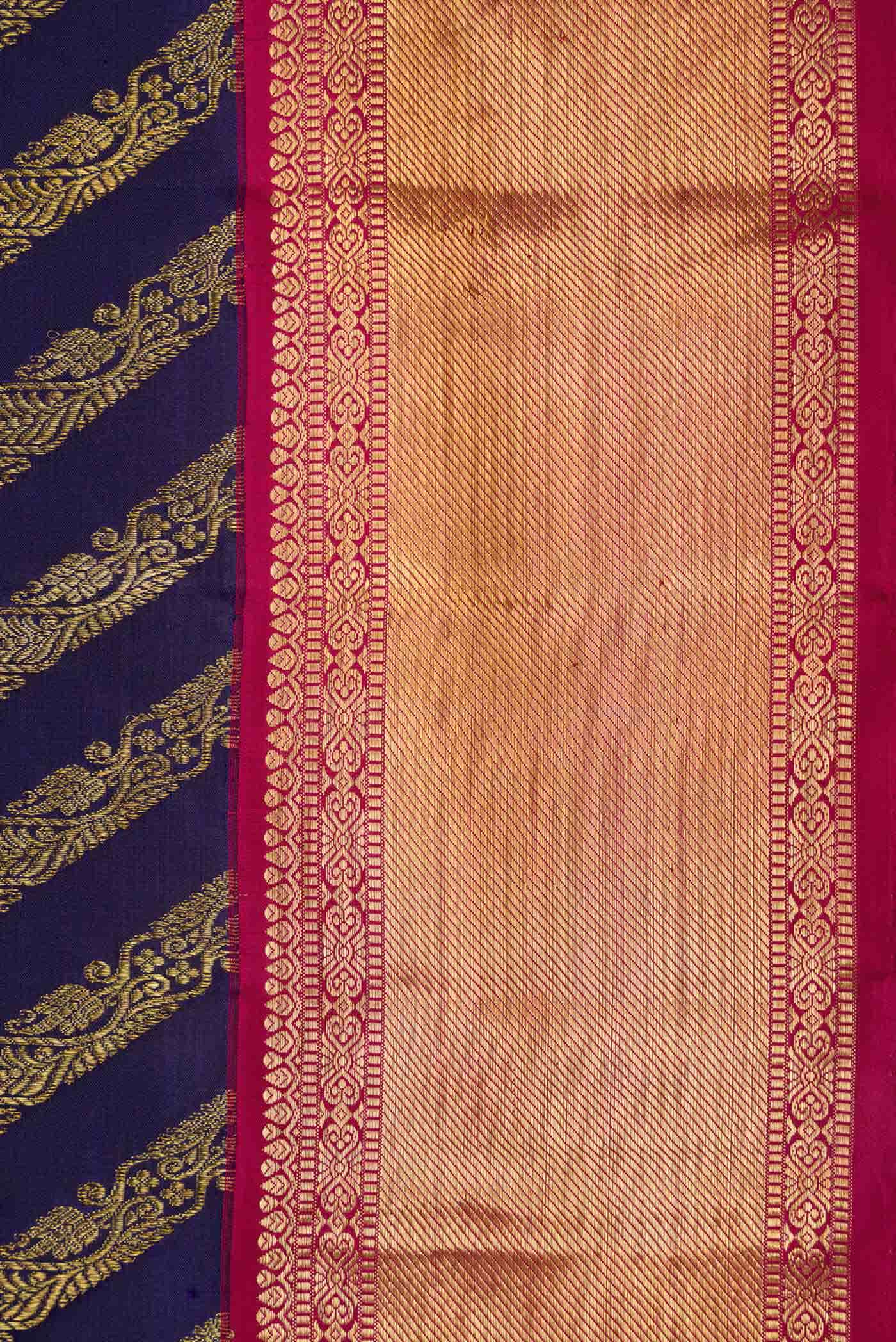 Pure Silk Pure Zari Navy Blue Dual Tone Kanjivaram Saree - Image 6