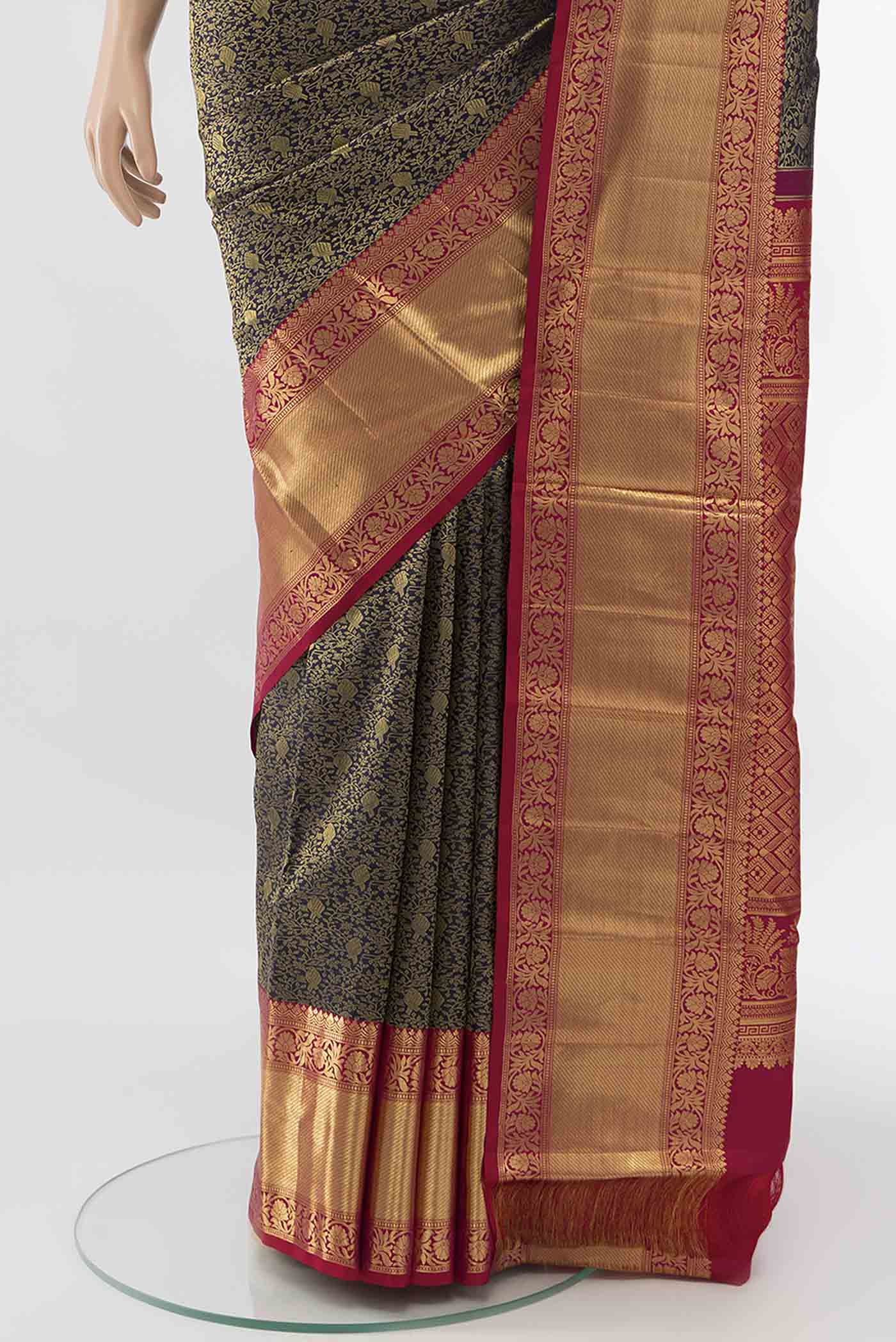 Navy Blue Kanchipuram Silk Saree - Image 3