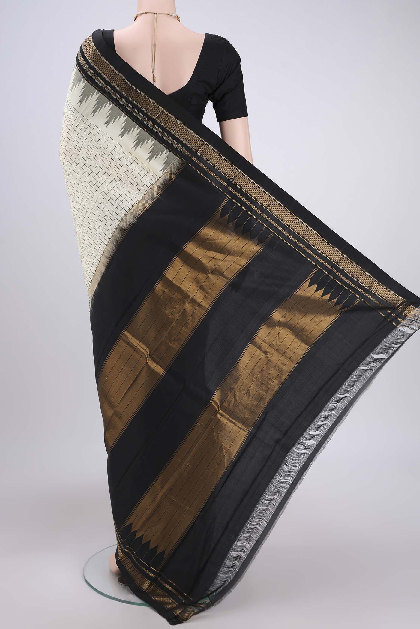 Off White Bangalore Silk Saree - Image 3