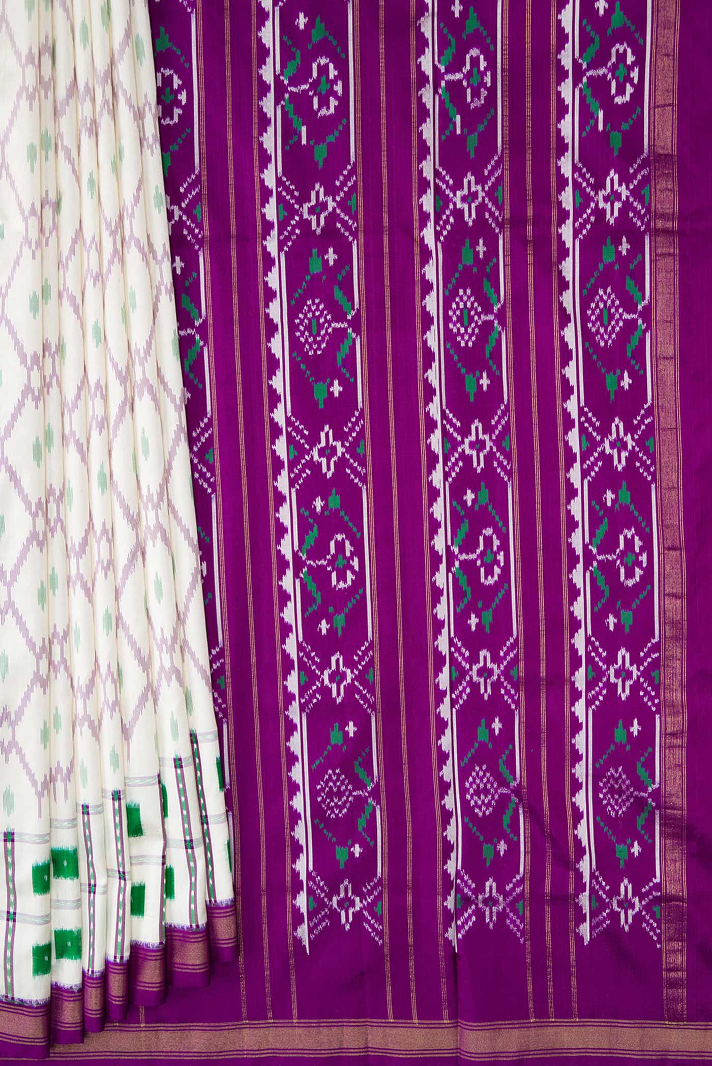 Off White Dual Tone Double Ikat Saree - Image 4