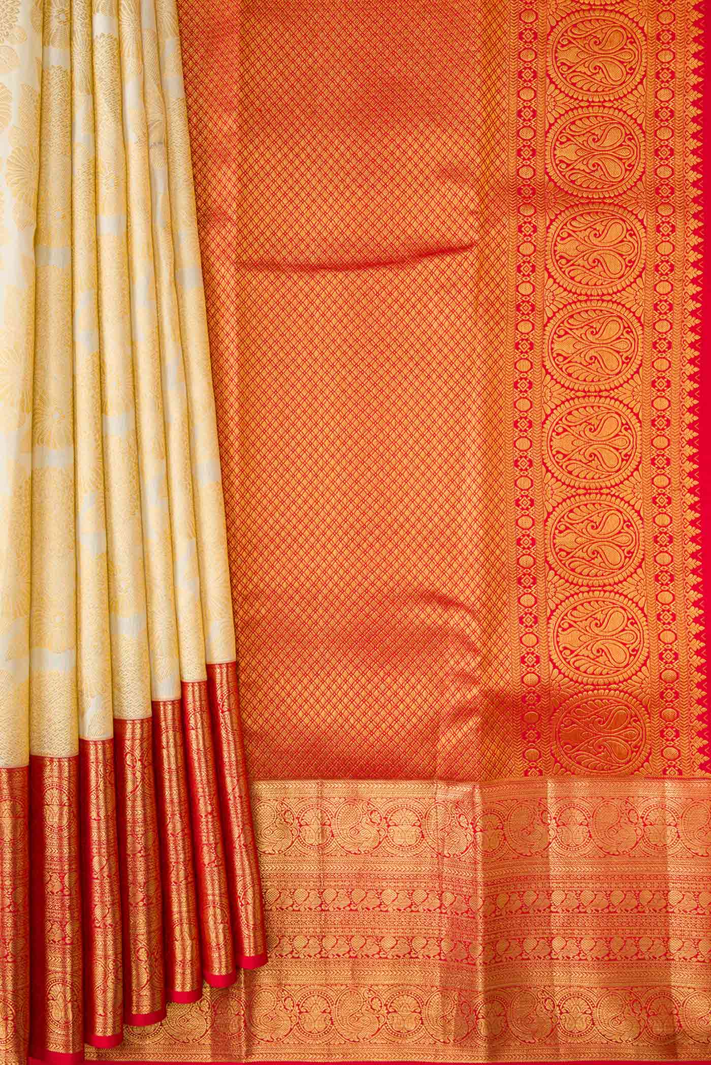 Off White Dual Tone Kanjivaram Silk Saree - Image 4