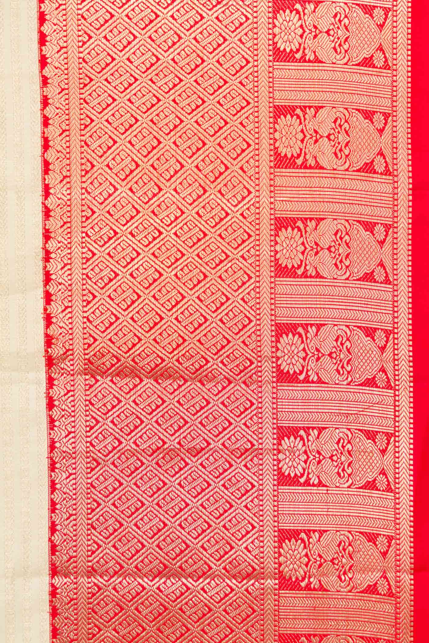 Off White Dual Tone Kanjivaram Silk Saree - Image 3