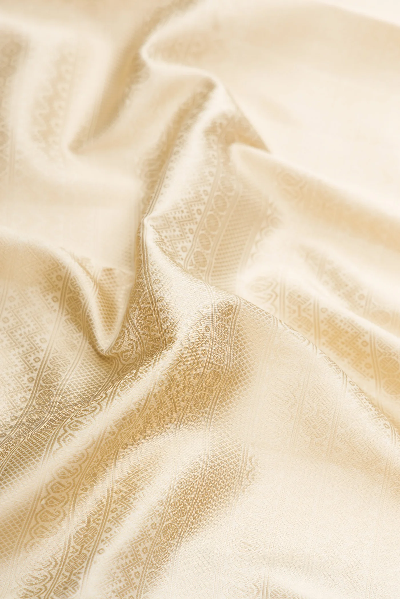 Pure Silk Pure Zari Off White Kanjivaram Saree - Image 2
